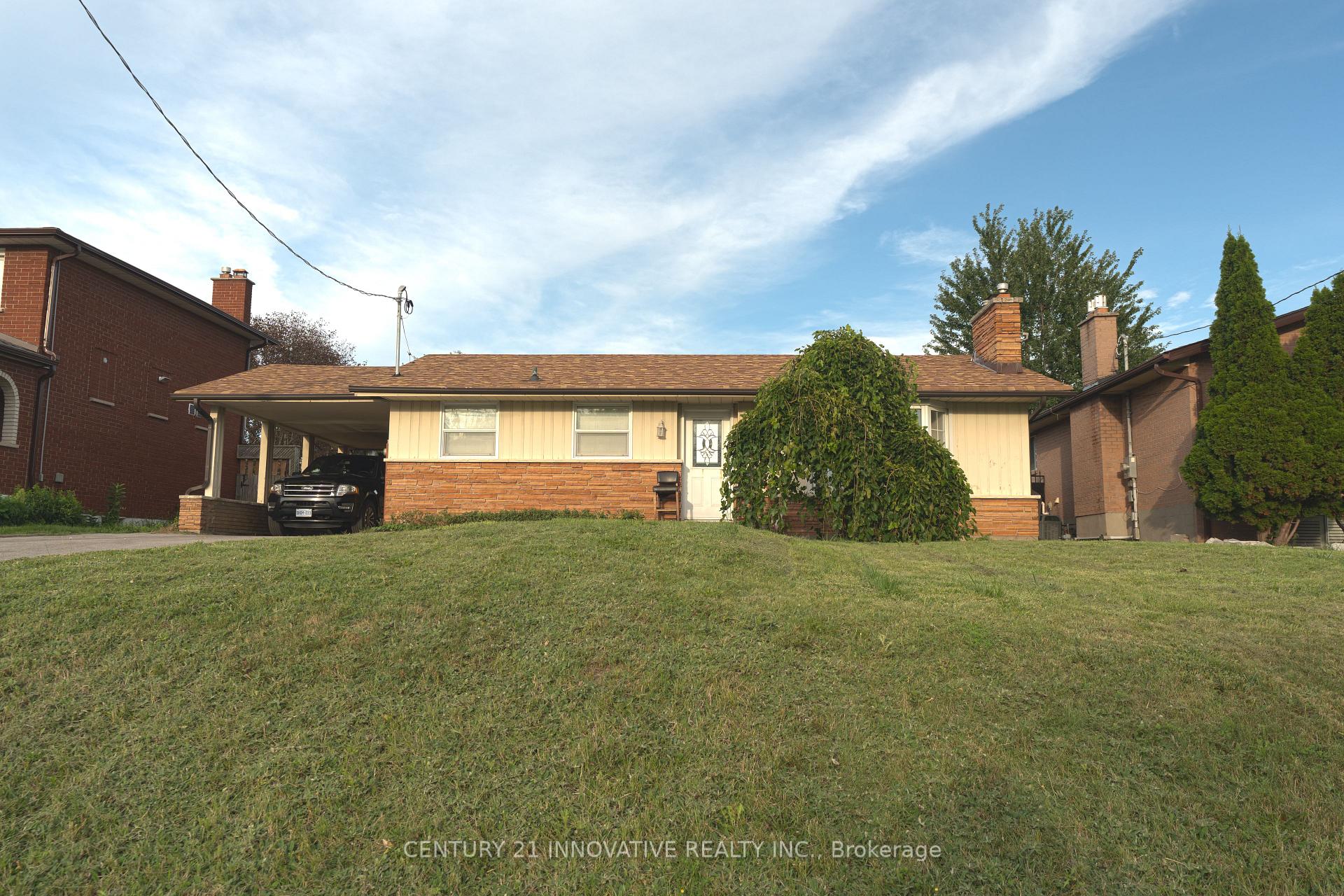 Photo 2 of 89 Thickson Road S, Whitby, Blue Grass Meadows — HOMEH