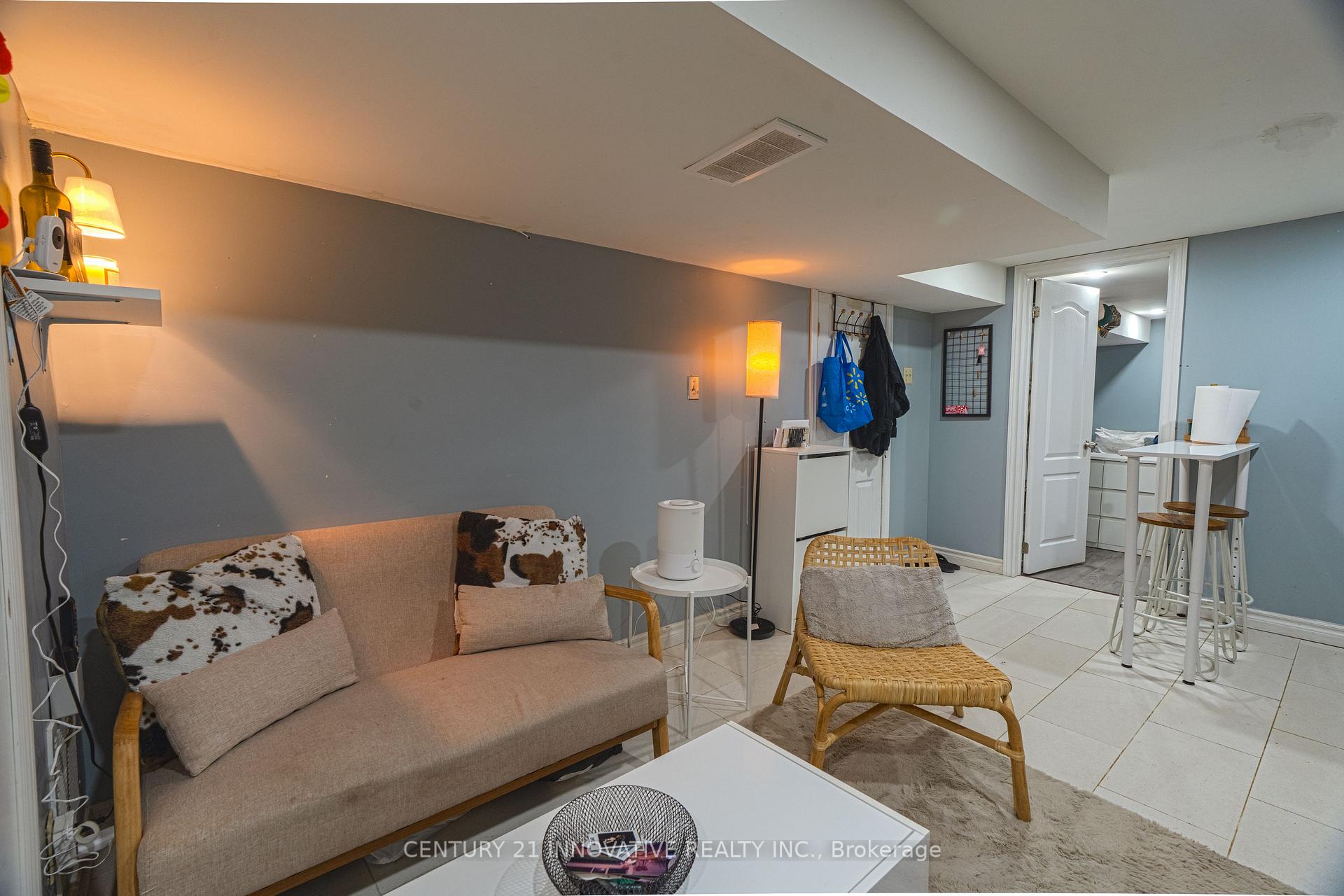 Photo 13 of 89 Thickson Road S, Whitby, Blue Grass Meadows — HOMEH