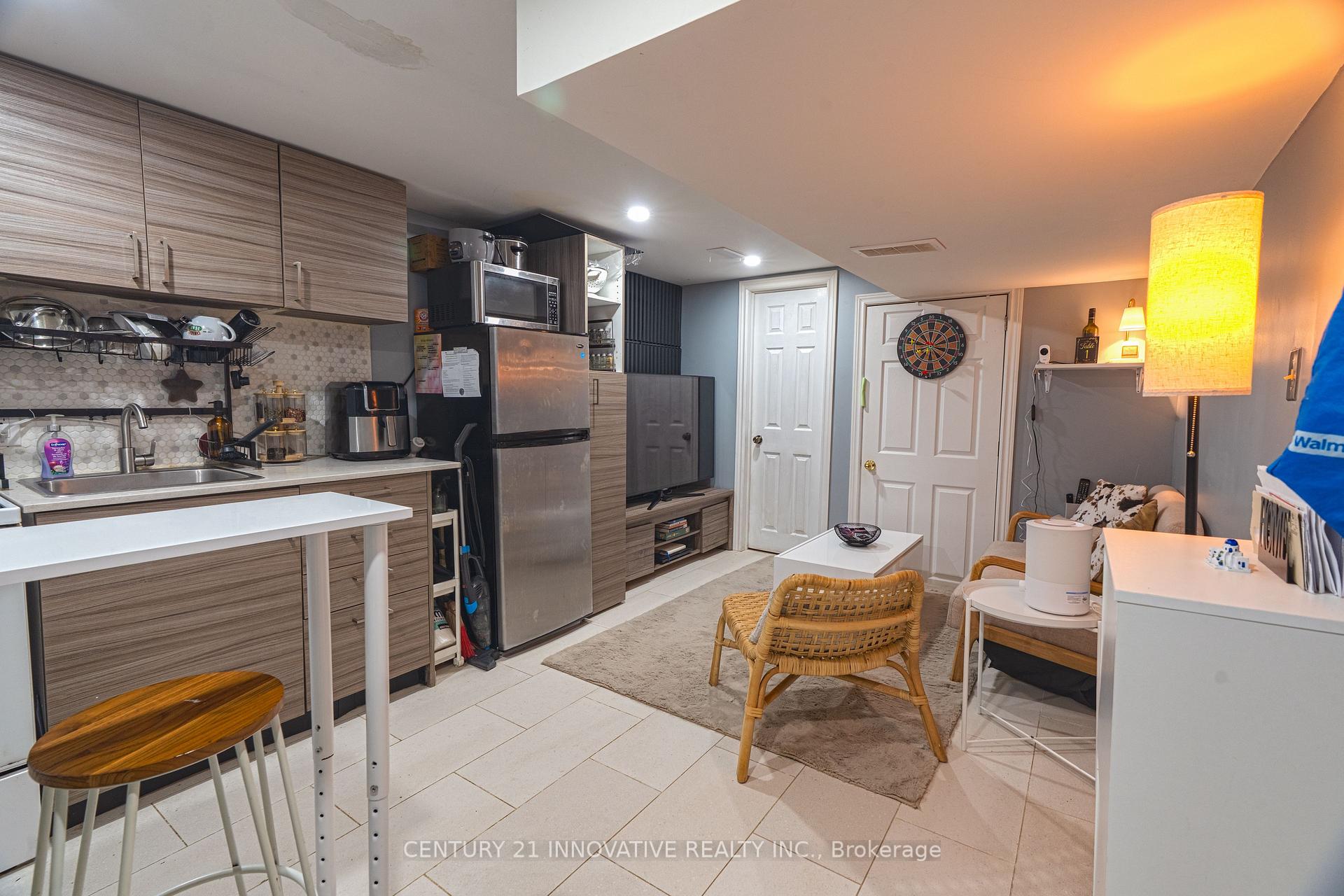Photo 14 of 89 Thickson Road S, Whitby, Blue Grass Meadows — HOMEH