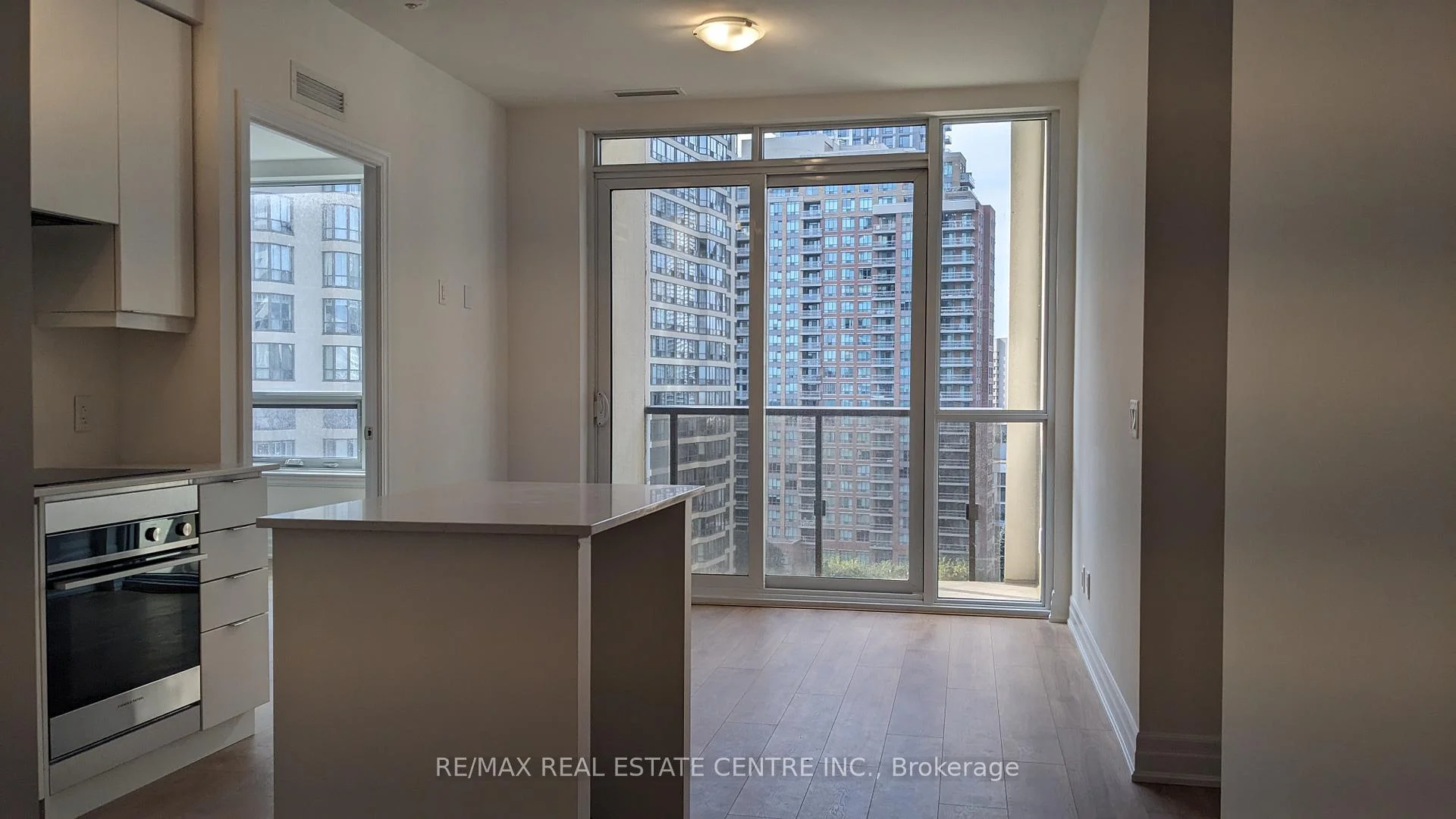 Photo 2 of Unit 1001, 30 Elm Drive W, Mississauga, Fairview — HOMEH