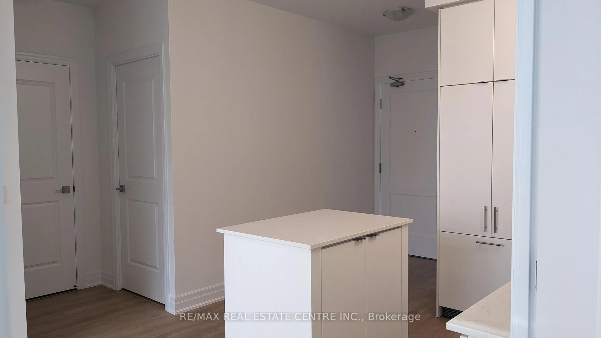 Photo 5 of Unit 1001, 30 Elm Drive W, Mississauga, Fairview — HOMEH