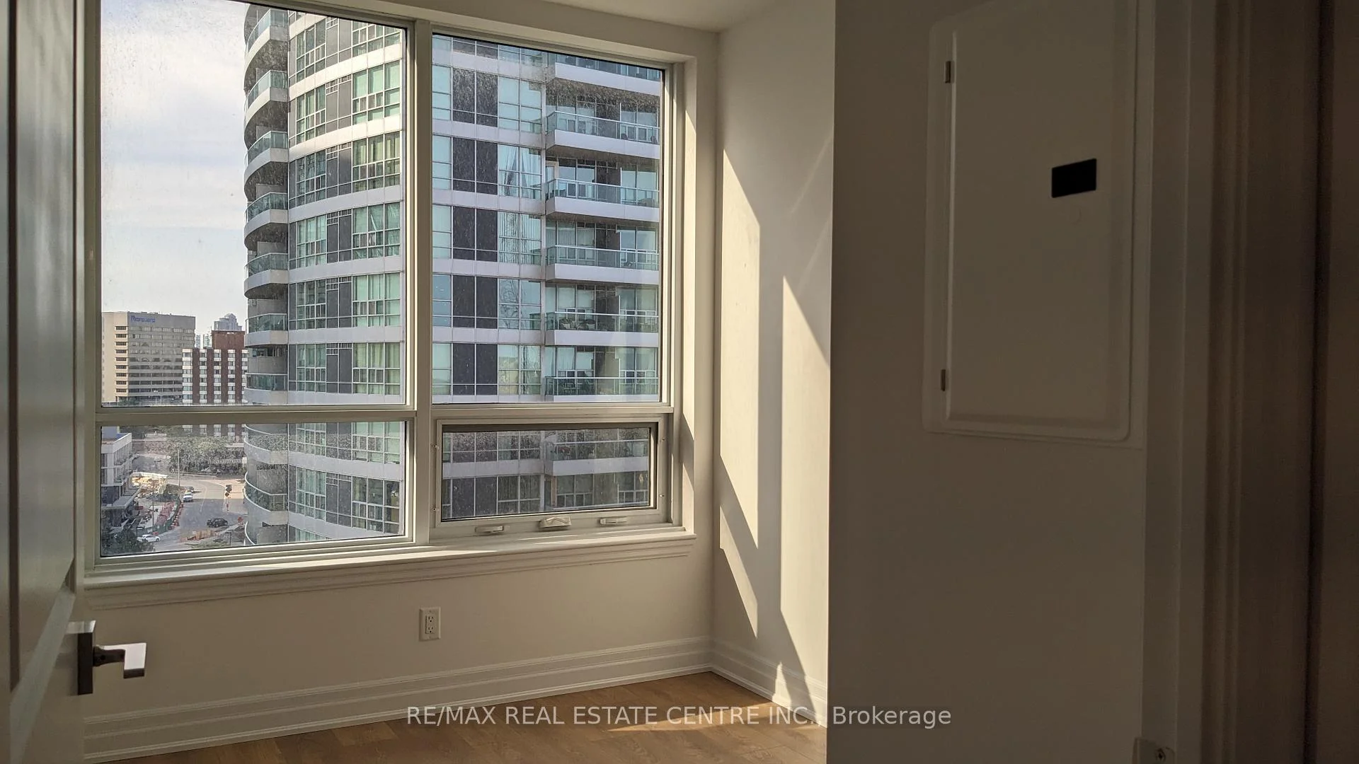 Photo 12 of Unit 1001, 30 Elm Drive W, Mississauga, Fairview — HOMEH