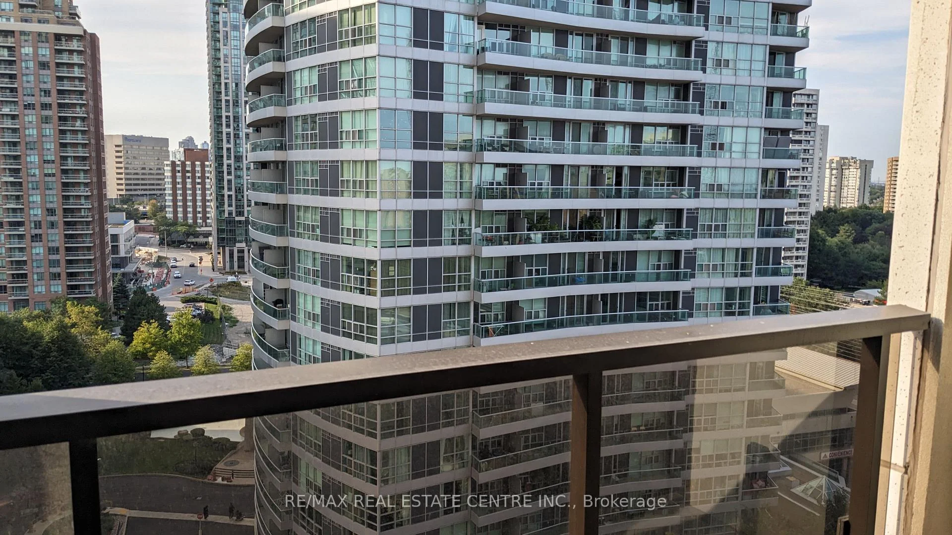 Photo 13 of Unit 1001, 30 Elm Drive W, Mississauga, Fairview — HOMEH