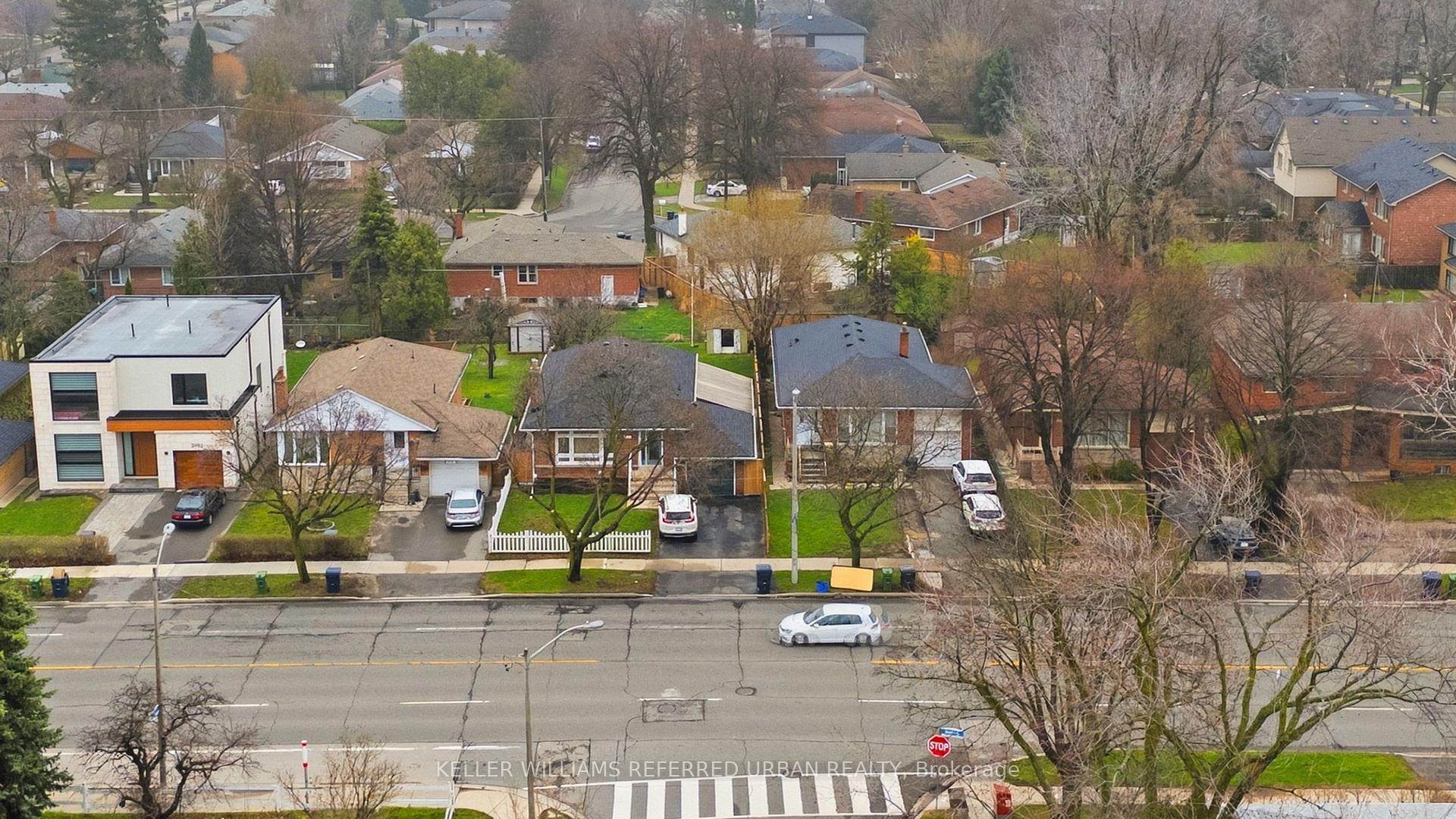 Photo 5 of 3985 Bloor Street W, Etobicoke, Islington-City Centre West — HOMEH