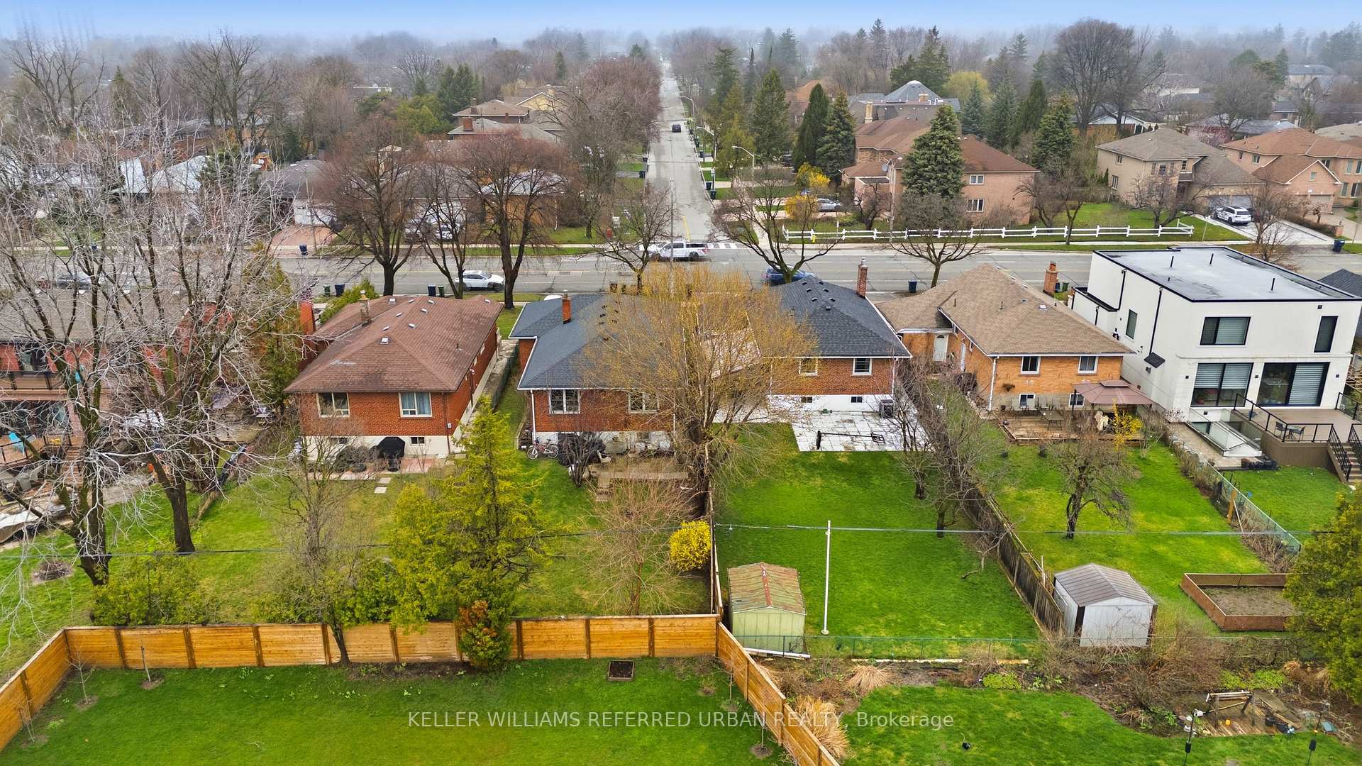 Photo 6 of 3985 Bloor Street W, Etobicoke, Islington-City Centre West — HOMEH