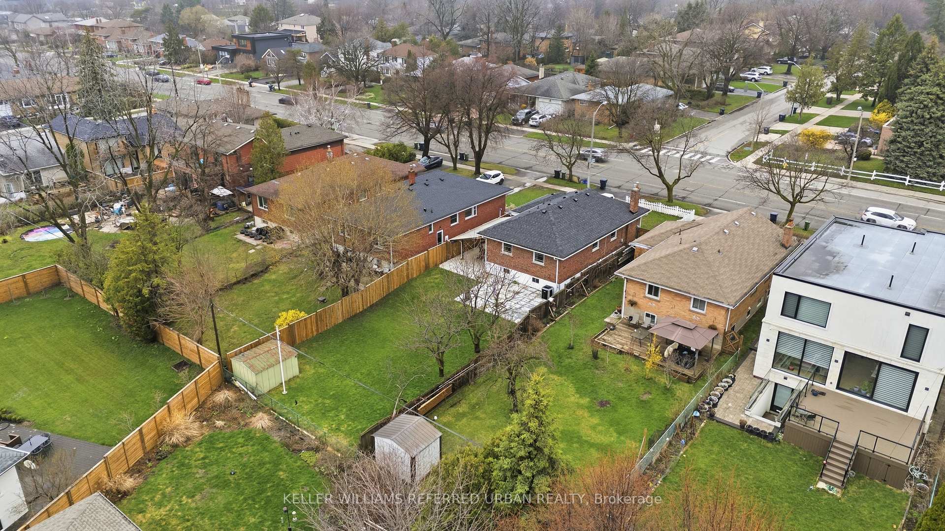 Photo 7 of 3985 Bloor Street W, Etobicoke, Islington-City Centre West — HOMEH