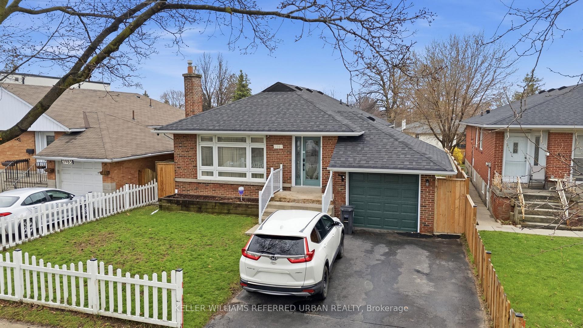 Photo 11 of 3985 Bloor Street W, Etobicoke, Islington-City Centre West — HOMEH