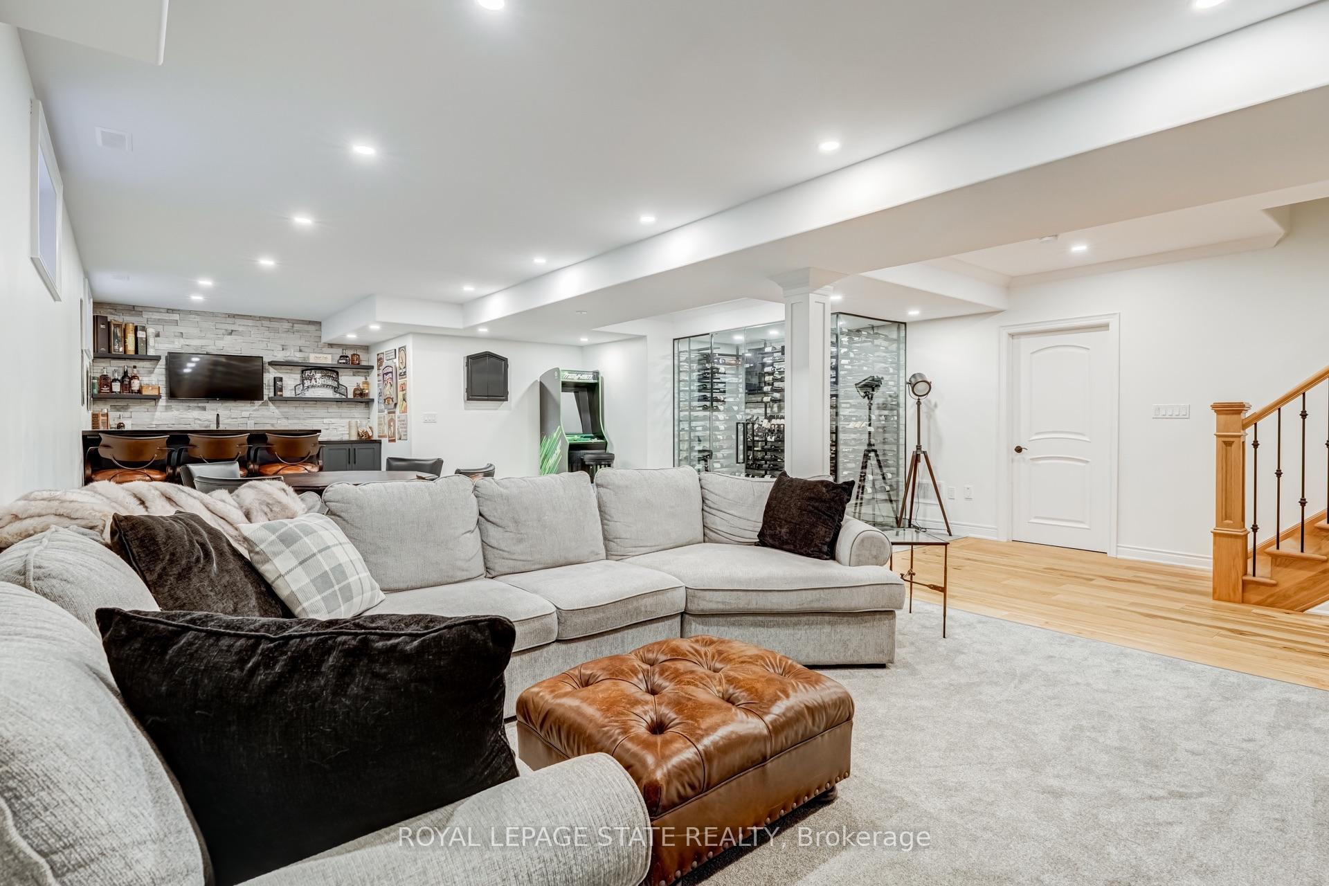 Photo 36 of 60 Parker Avenue, Hamilton, Ancaster — HOMEH