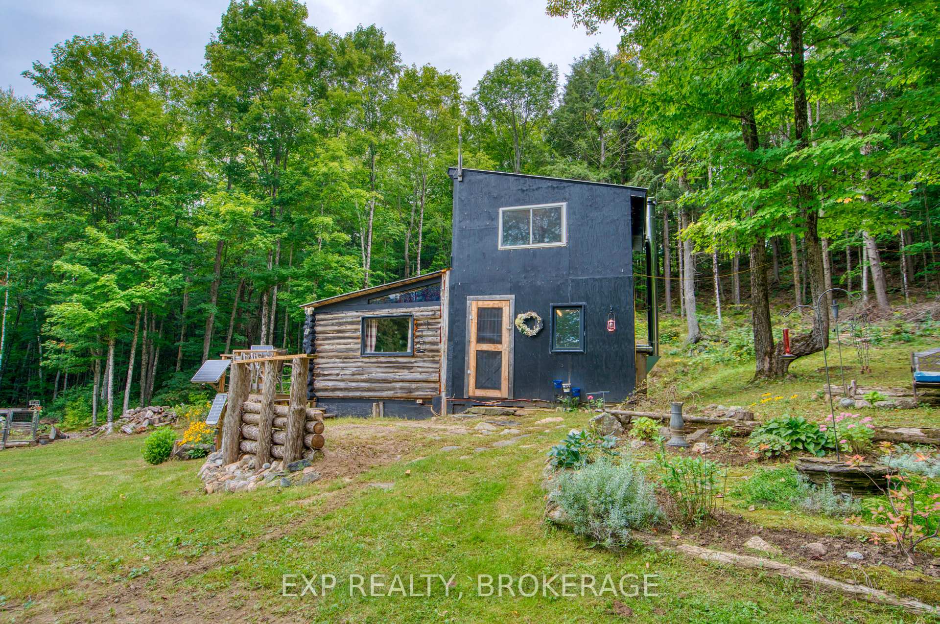 Photo 5 of 1316 Bolton Lane, Frontenac, Frontenac Centre — HOMEH