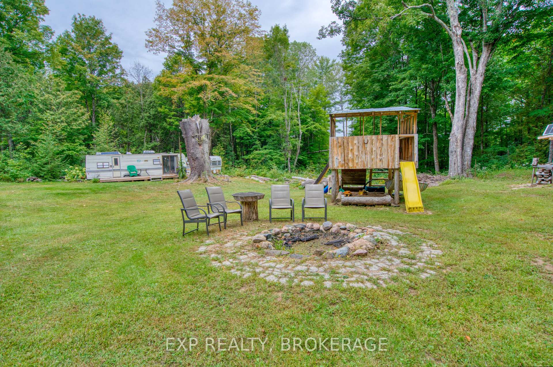 Photo 7 of 1316 Bolton Lane, Frontenac, Frontenac Centre — HOMEH