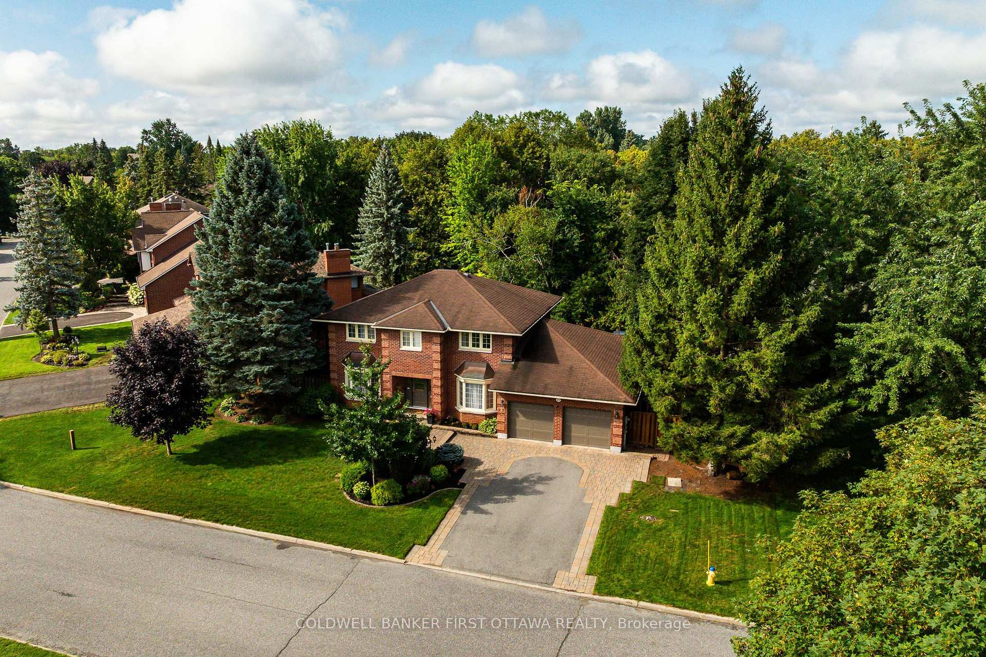 Photo 4 of 27 Hampel Crescent, Ottawa, Stittsville (Central) — HOMEH