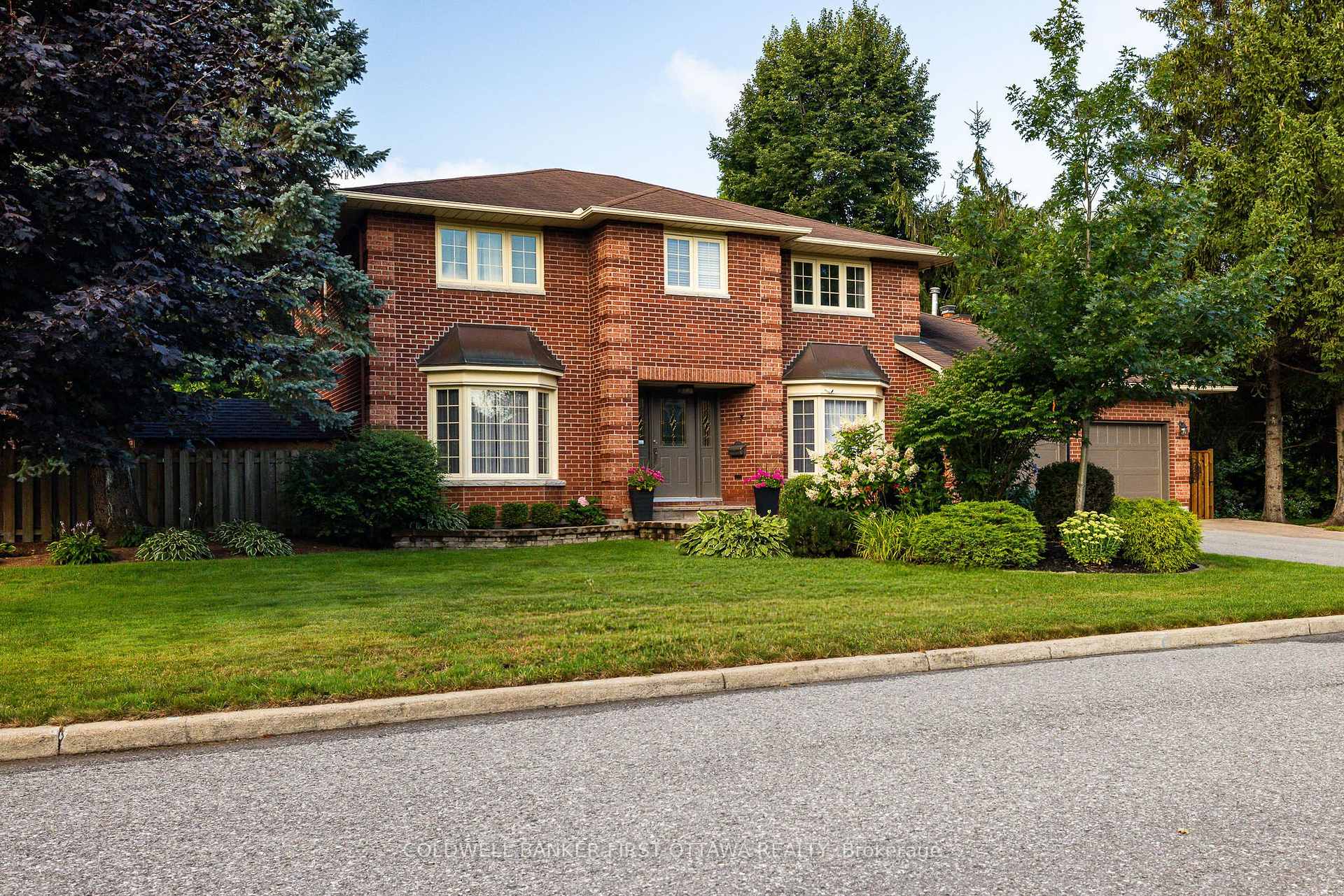 Photo 5 of 27 Hampel Crescent, Ottawa, Stittsville (Central) — HOMEH