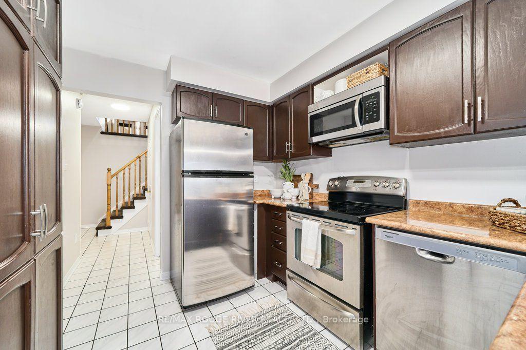 Photo 7 of 102 Timber Mill Avenue, Whitby, Williamsburg — HOMEH