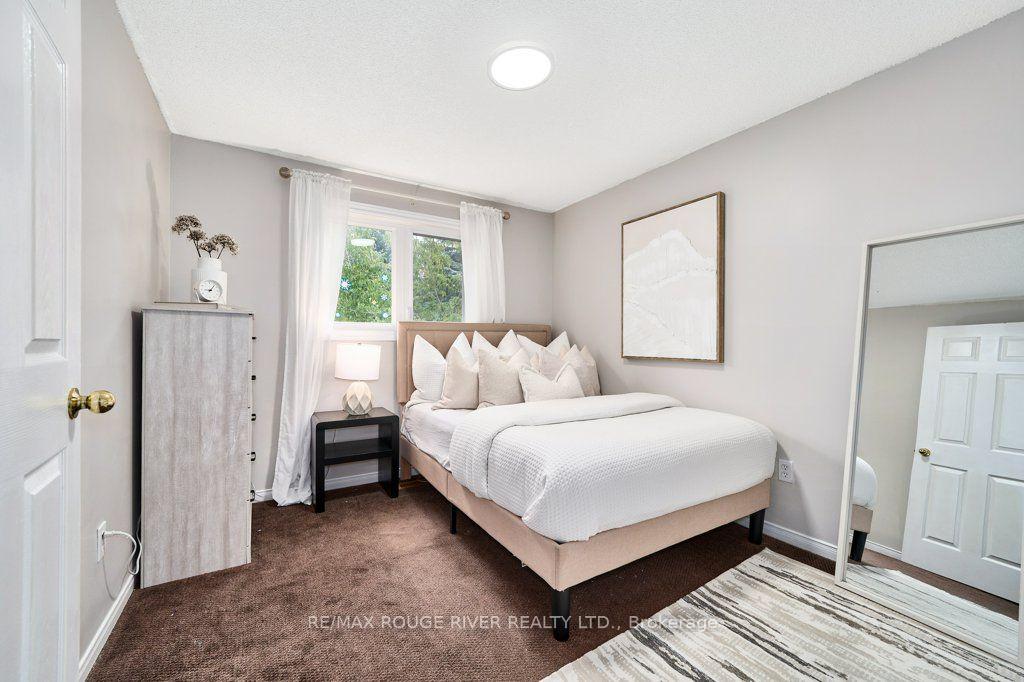 Photo 16 of 102 Timber Mill Avenue, Whitby, Williamsburg — HOMEH