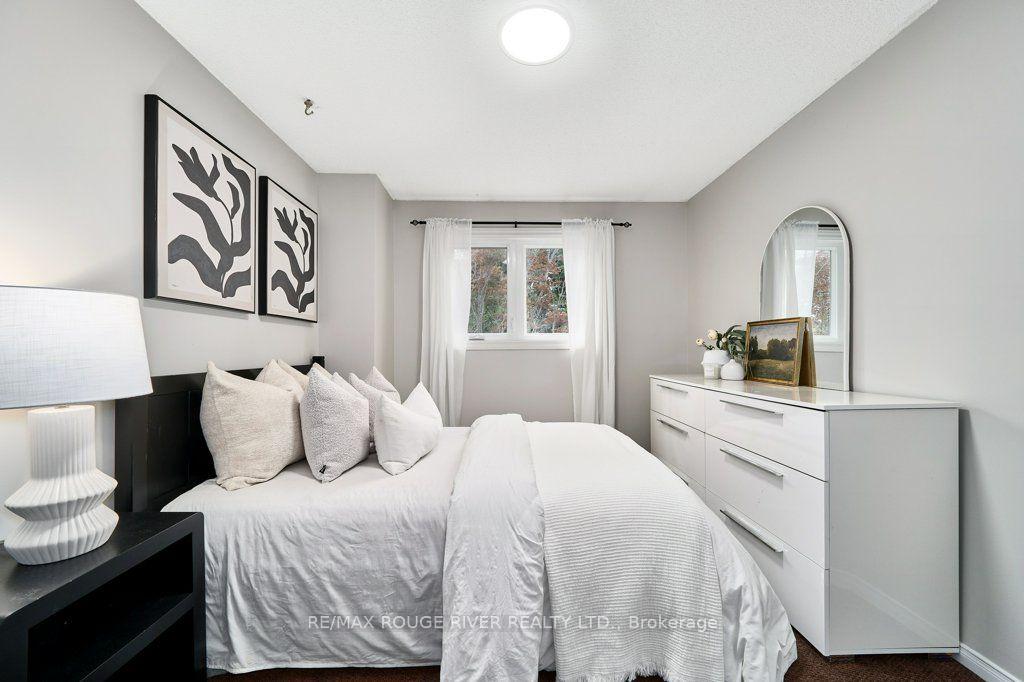 Photo 17 of 102 Timber Mill Avenue, Whitby, Williamsburg — HOMEH