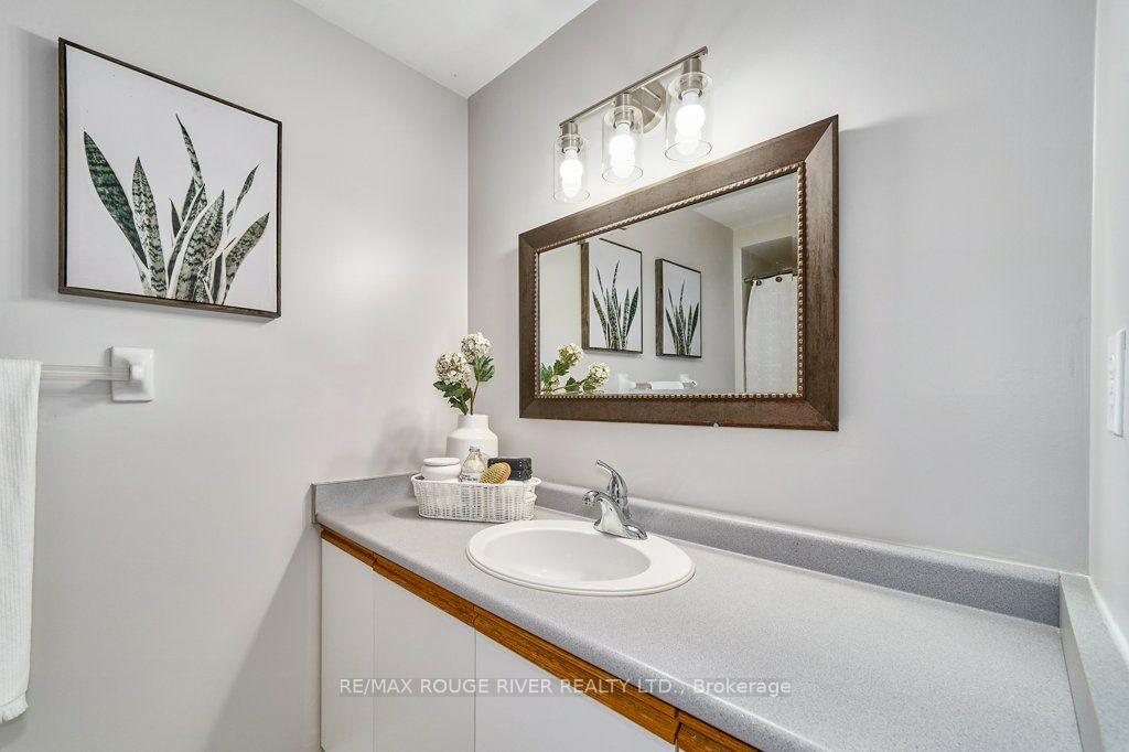 Photo 18 of 102 Timber Mill Avenue, Whitby, Williamsburg — HOMEH