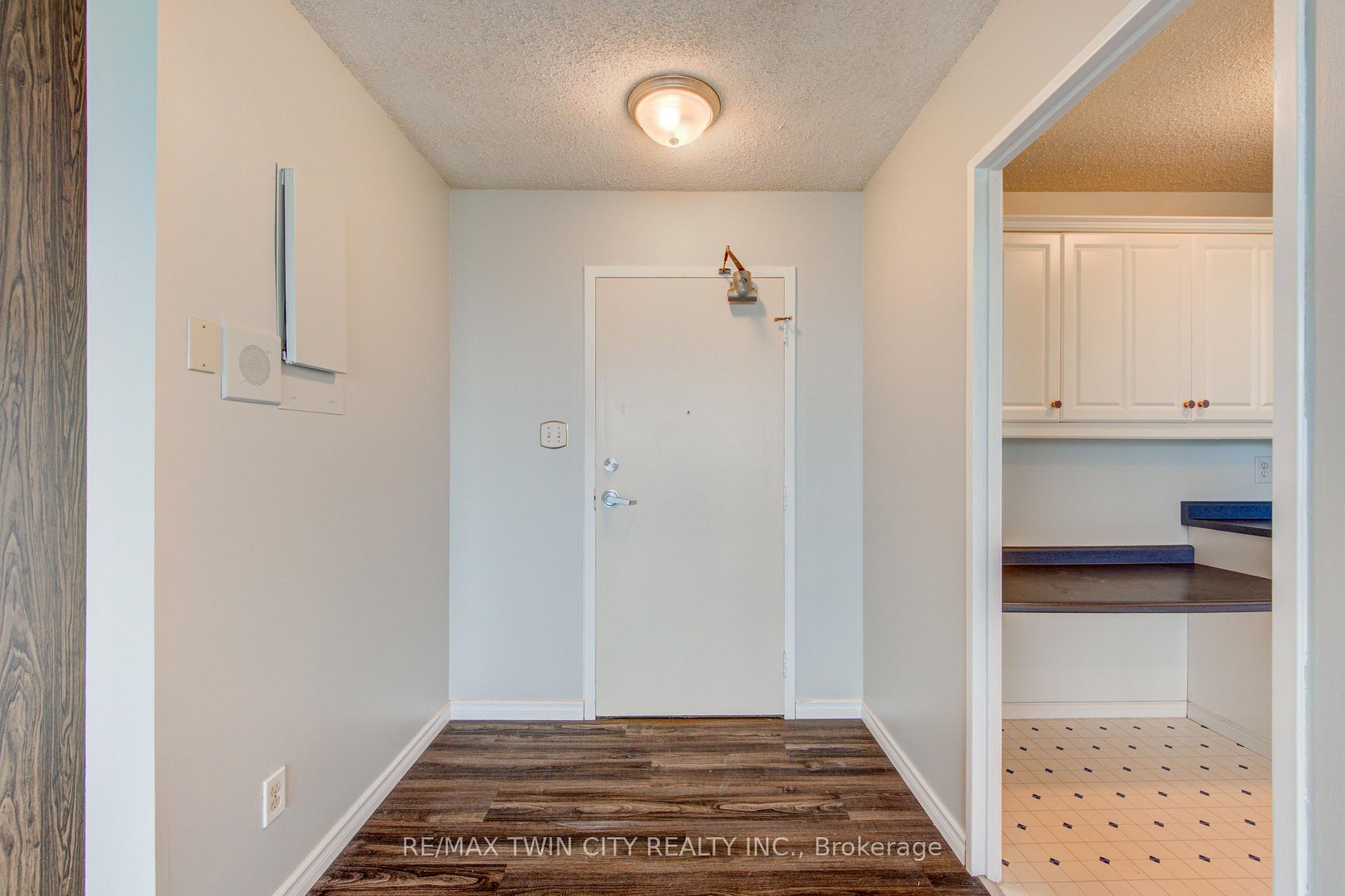 Photo 6 of Unit 509, 225 Harvard Place N, Waterloo, Lincoln Heights — HOMEH