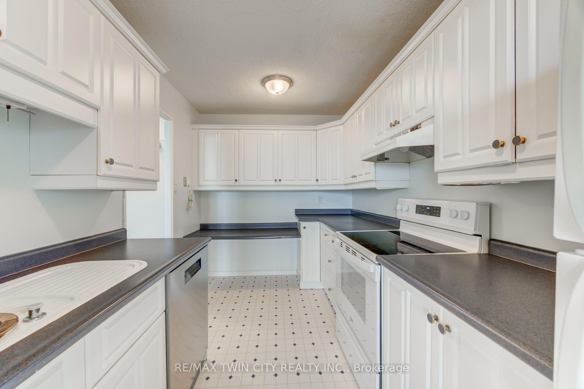 Photo 10 of Unit 509, 225 Harvard Place N, Waterloo, Lincoln Heights — HOMEH