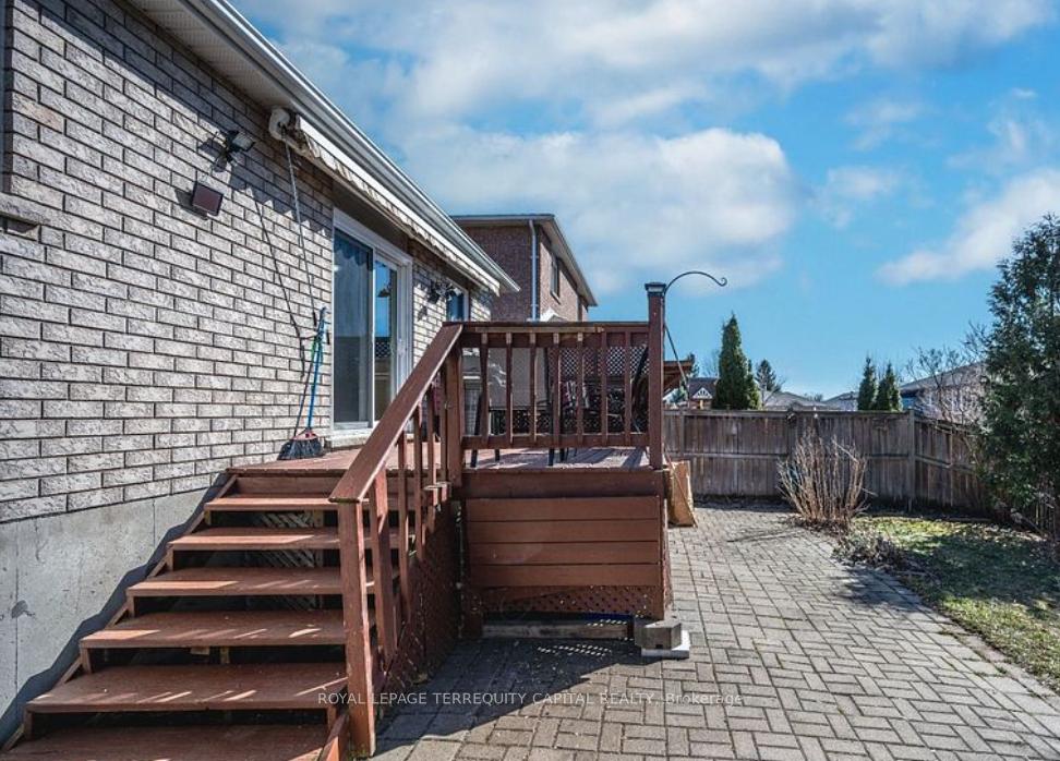 Photo 5 of Unit Lower, 68 Bird Street, Barrie, Edgehill Drive — HOMEH