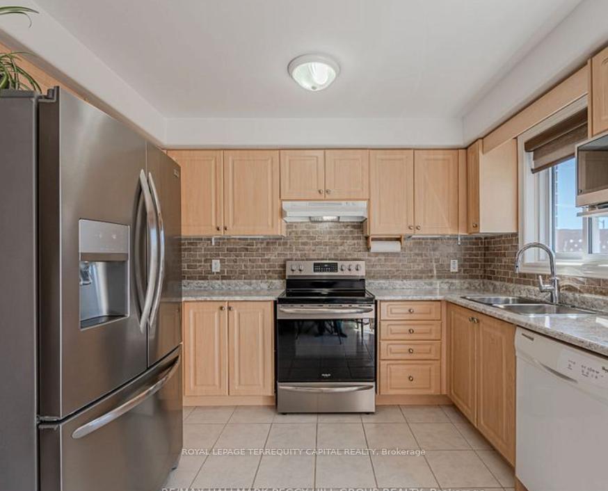 Photo 9 of Unit Lower, 68 Bird Street, Barrie, Edgehill Drive — HOMEH