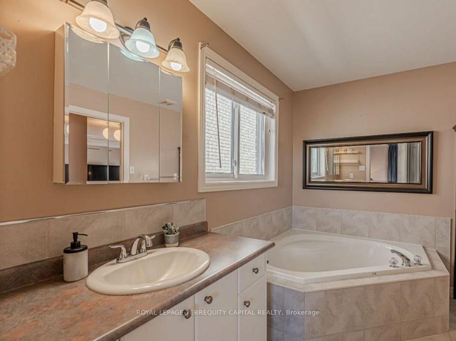 Photo 21 of Unit Lower, 68 Bird Street, Barrie, Edgehill Drive — HOMEH