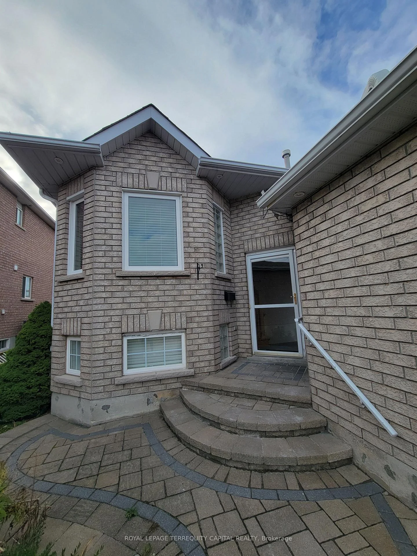 Photo 6 of Unit Lower, 68 Bird Street, Barrie, Edgehill Drive — HOMEH