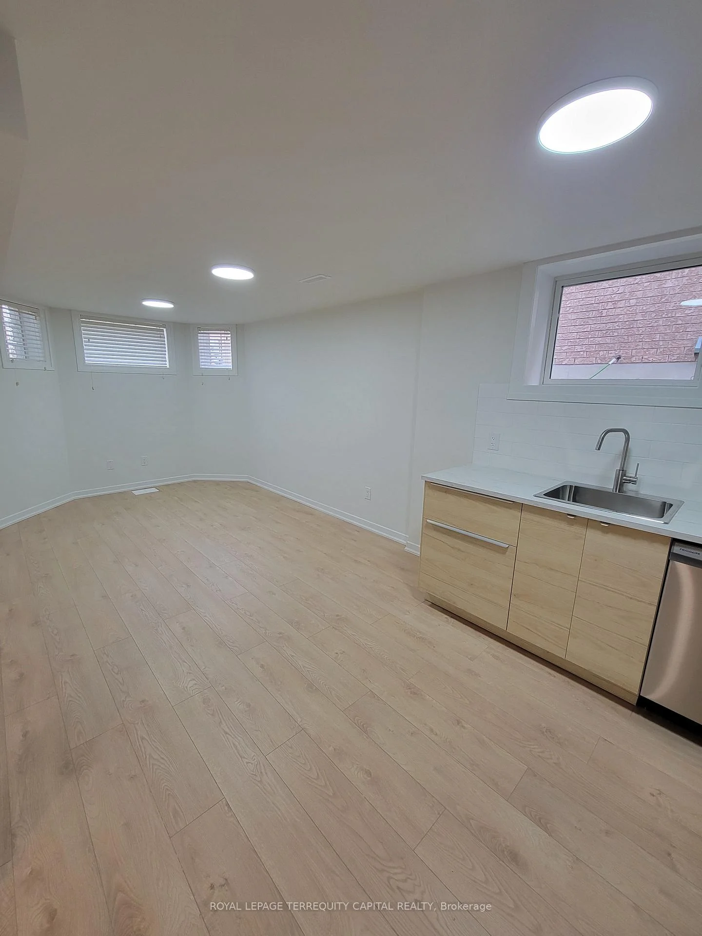 Photo 12 of Unit Lower, 68 Bird Street, Barrie, Edgehill Drive — HOMEH