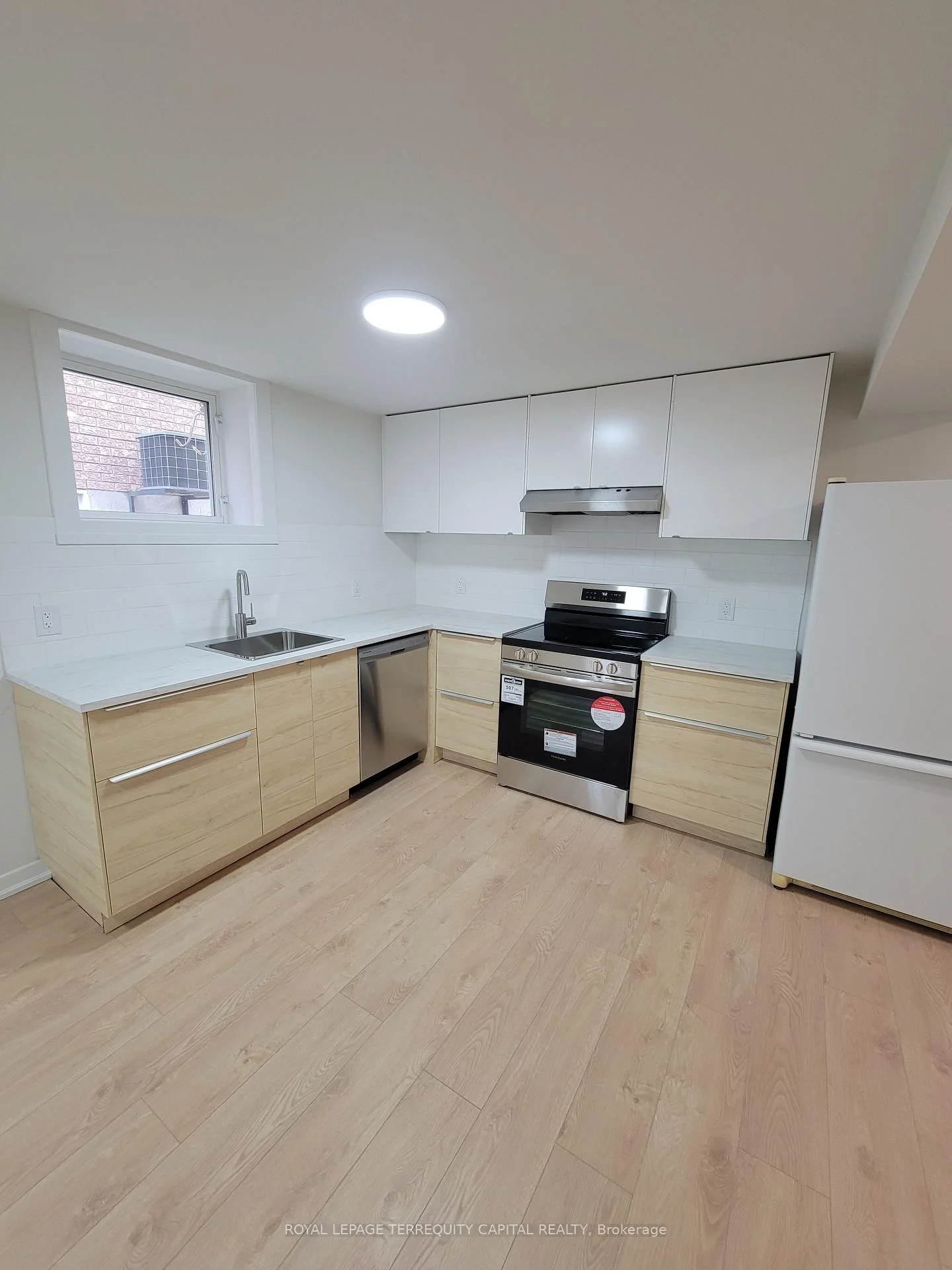 Photo 18 of Unit Lower, 68 Bird Street, Barrie, Edgehill Drive — HOMEH