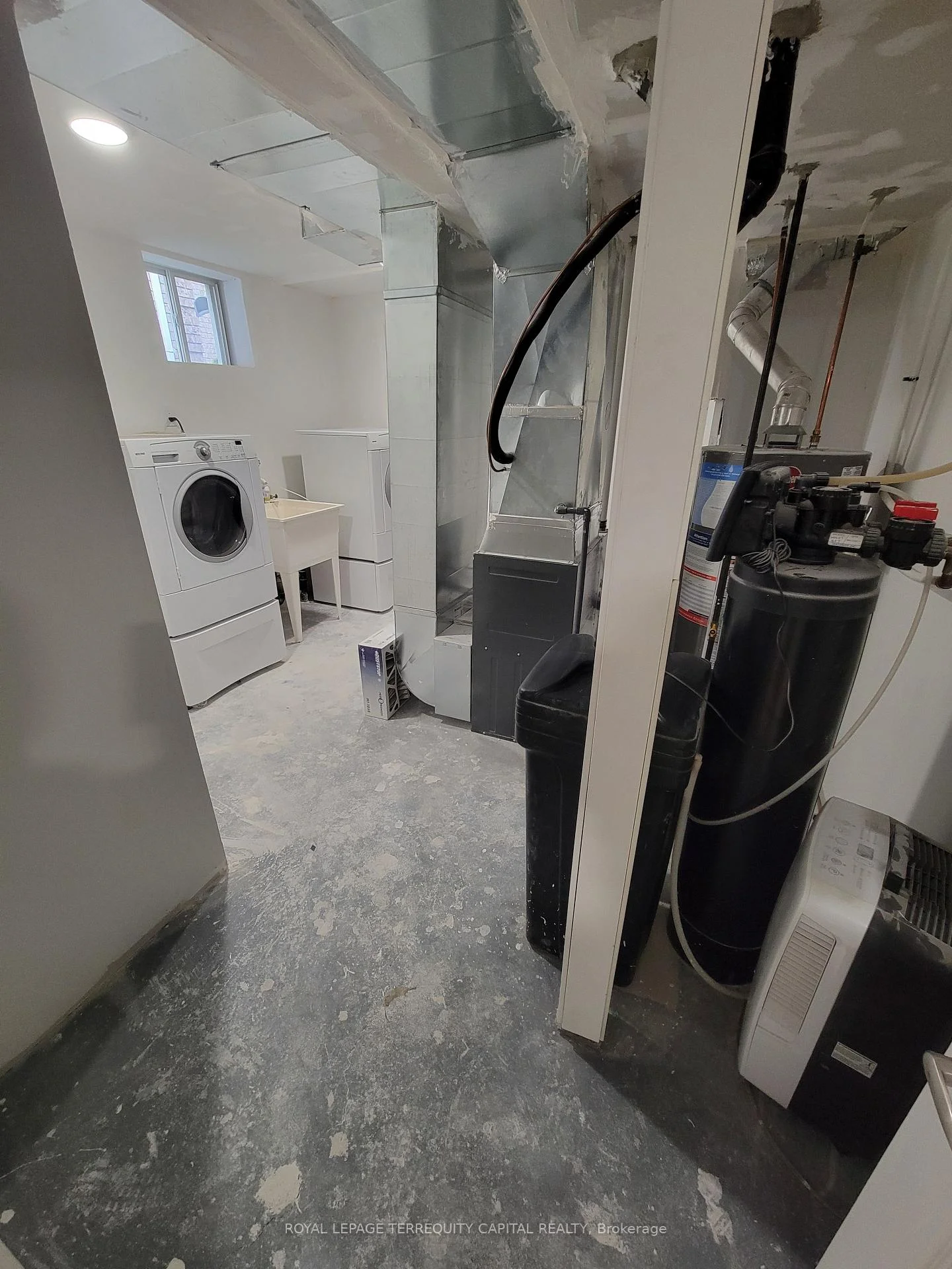 Photo 30 of Unit Lower, 68 Bird Street, Barrie, Edgehill Drive — HOMEH