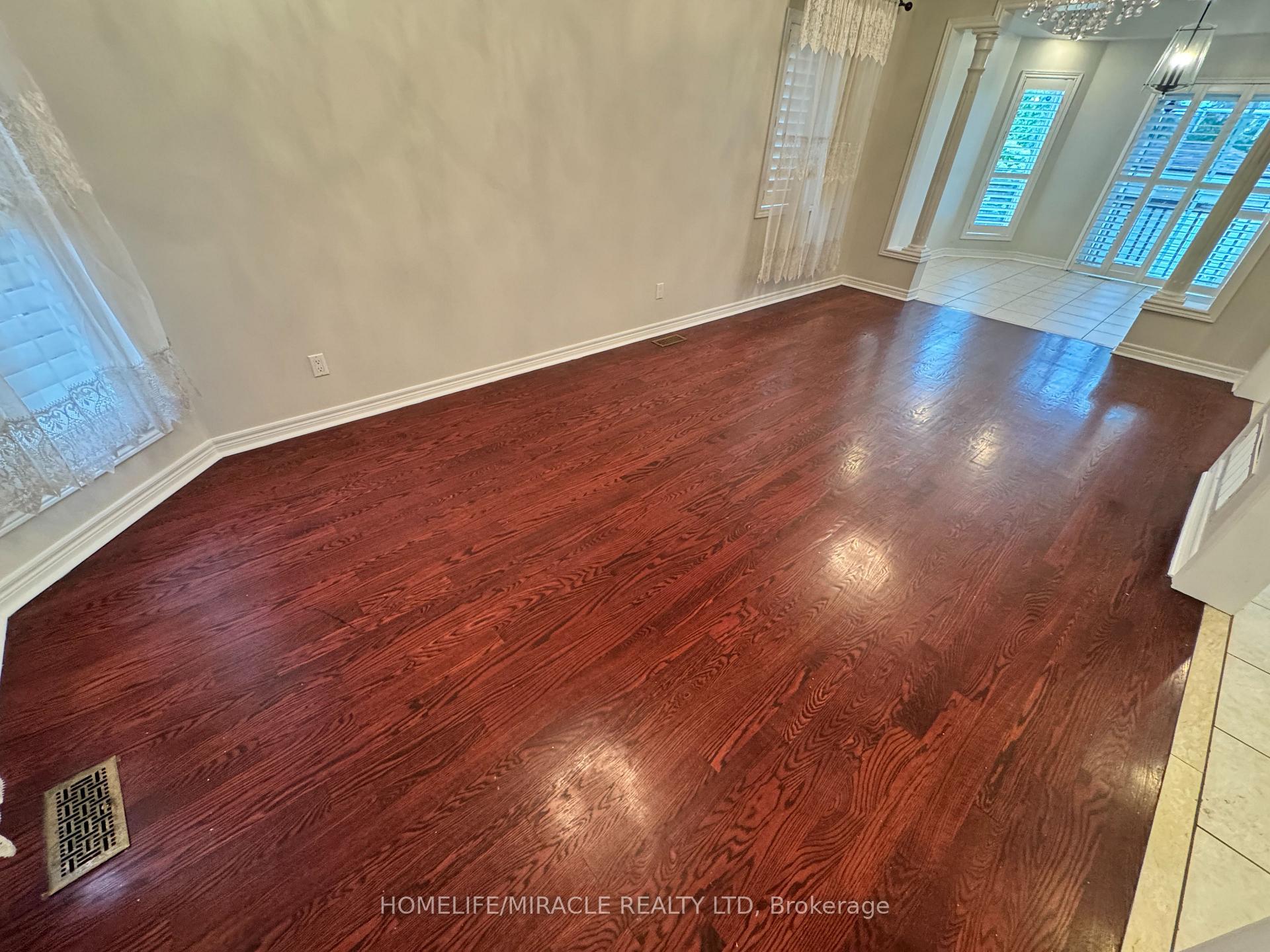Photo 9 of 6 Sweet Briar Lane, Brampton, Snelgrove — HOMEH