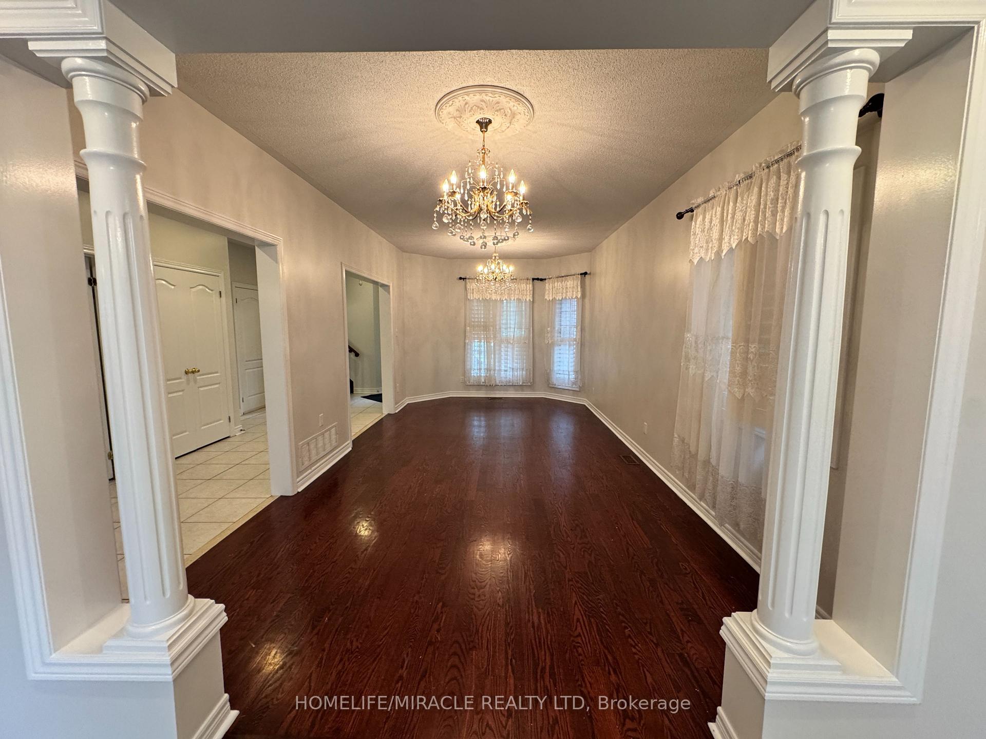 Photo 10 of 6 Sweet Briar Lane, Brampton, Snelgrove — HOMEH