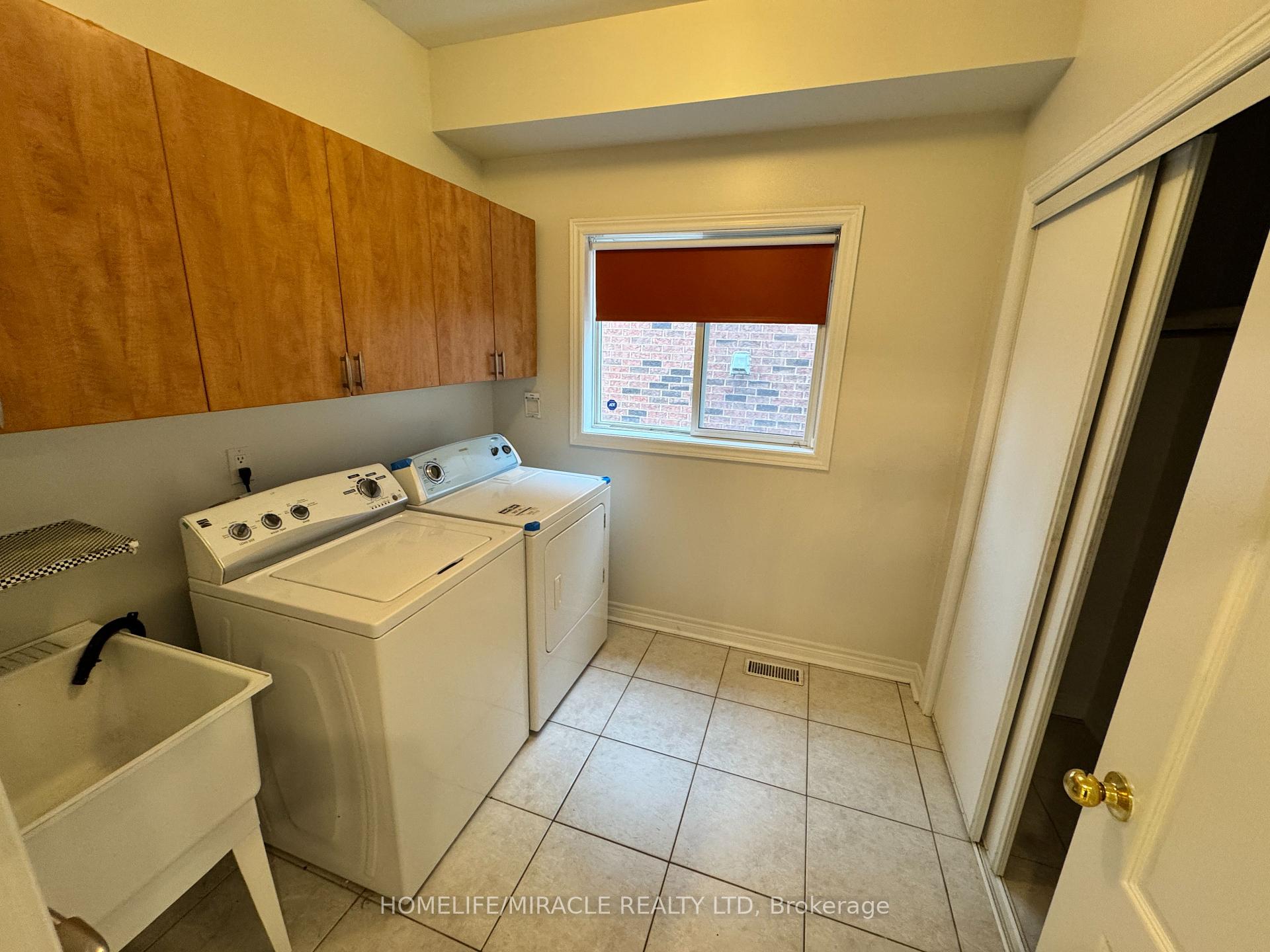 Photo 16 of 6 Sweet Briar Lane, Brampton, Snelgrove — HOMEH