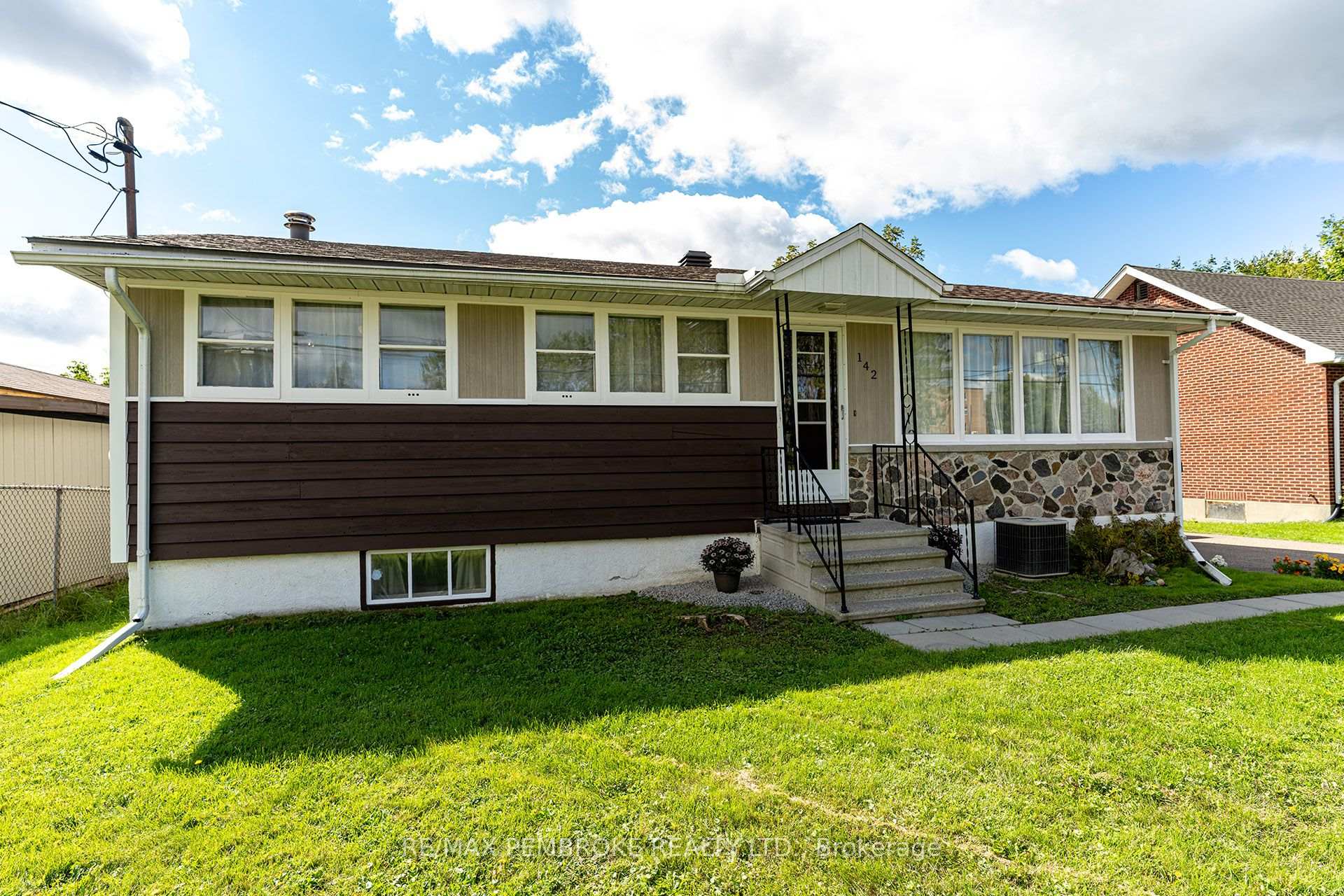 Photo 3 of 142 Deacon Street, Pembroke, Pembroke — HOMEH