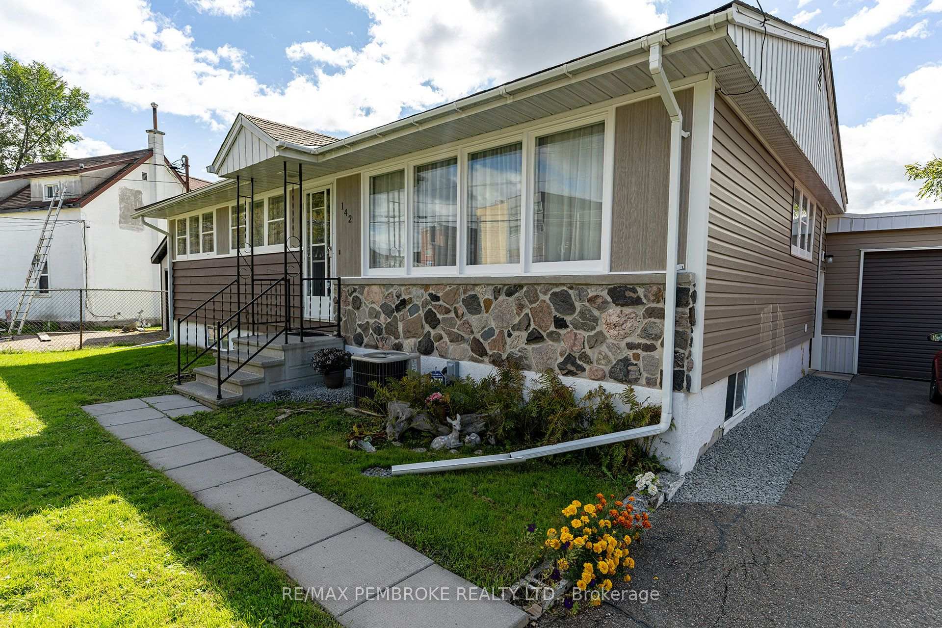 Photo 4 of 142 Deacon Street, Pembroke, Pembroke — HOMEH