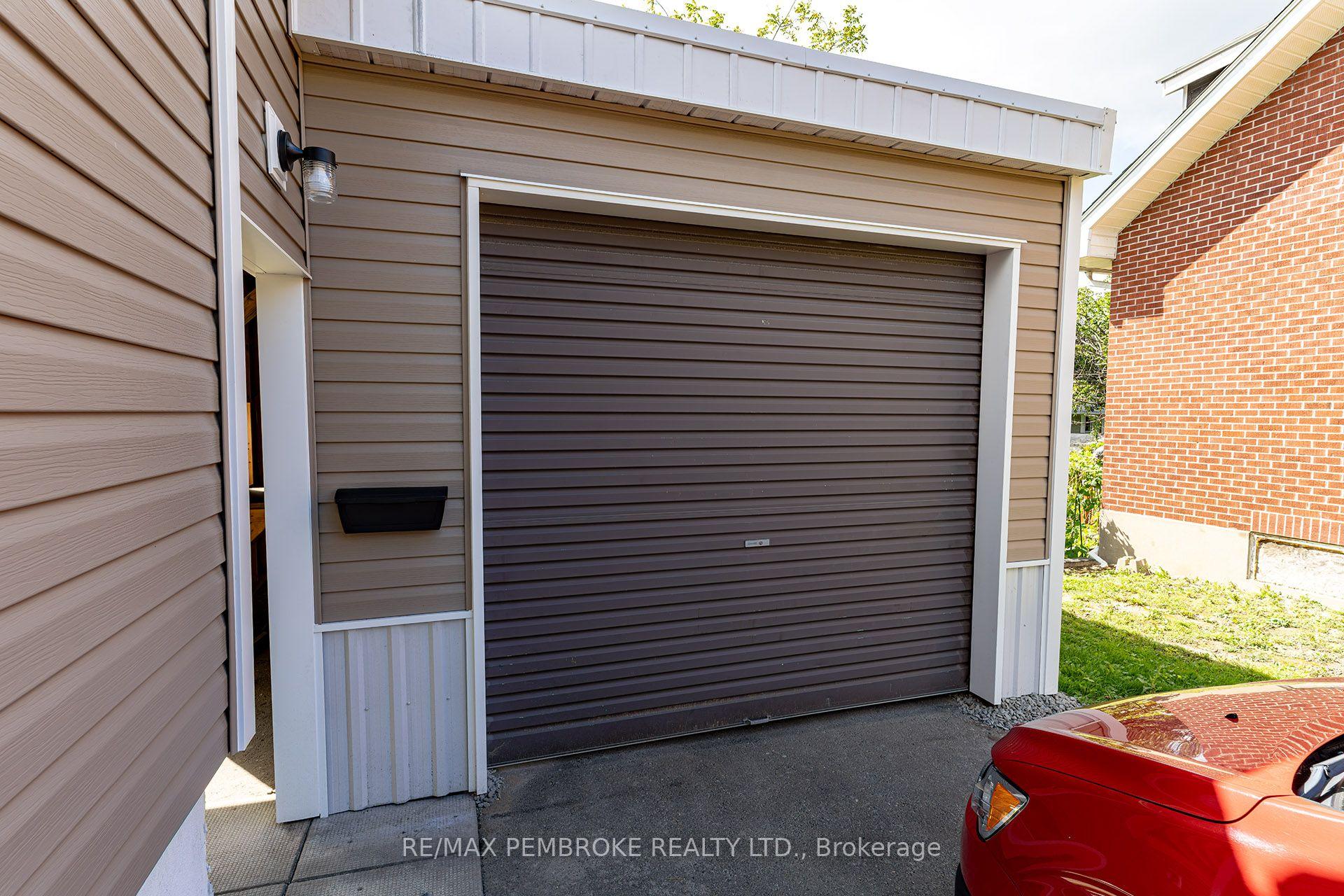 Photo 5 of 142 Deacon Street, Pembroke, Pembroke — HOMEH