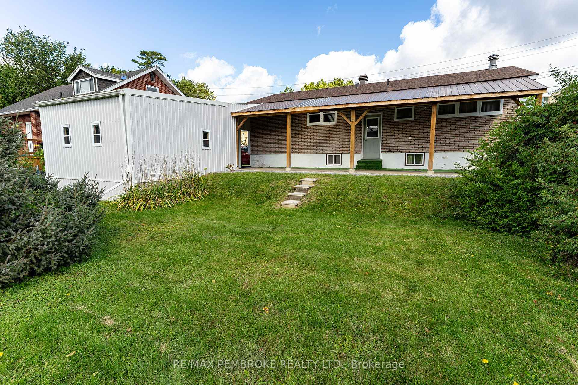 Photo 10 of 142 Deacon Street, Pembroke, Pembroke — HOMEH