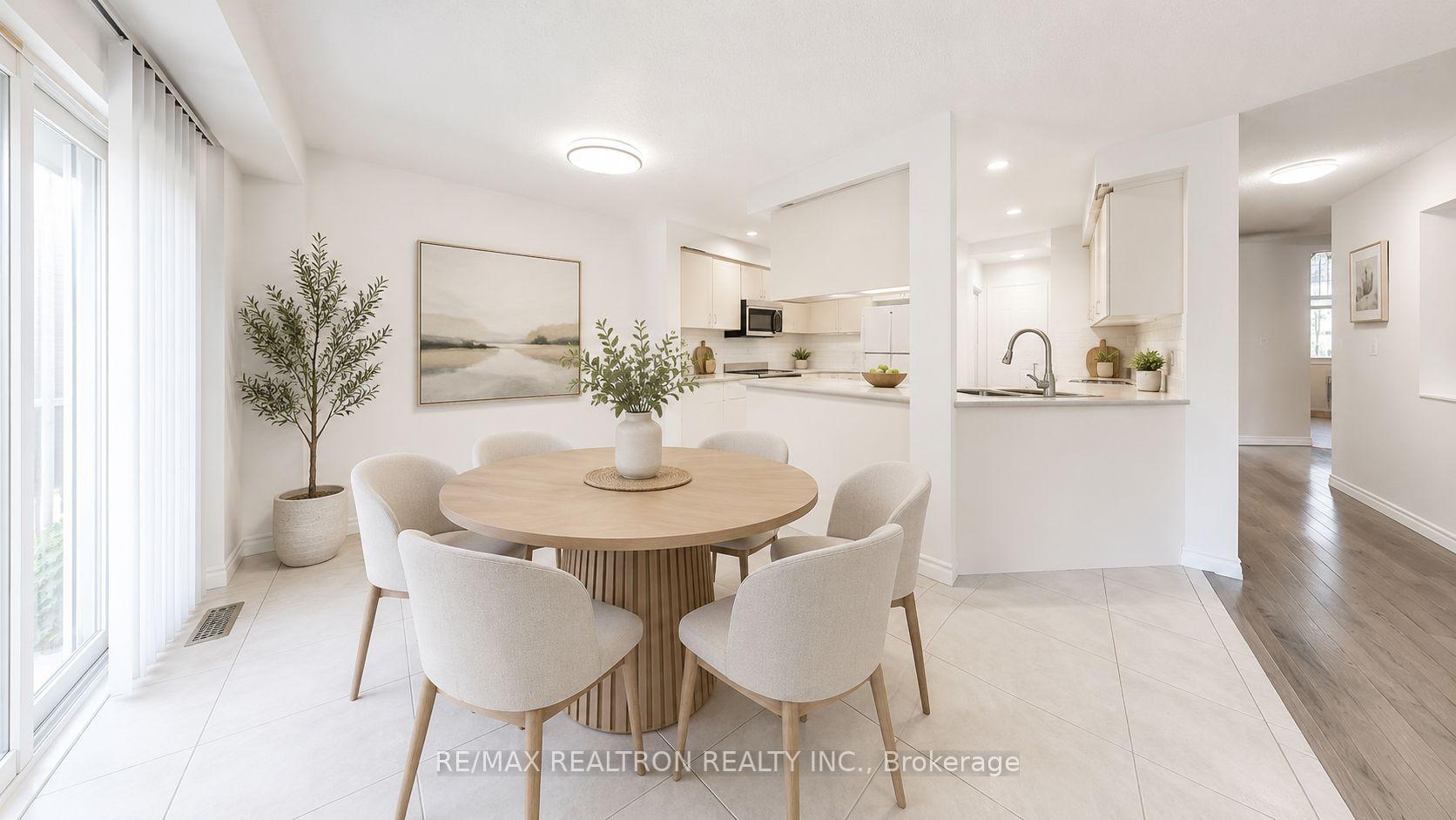 Photo 7 of 215 Drummond Drive, Vaughan, Maple — HOMEH