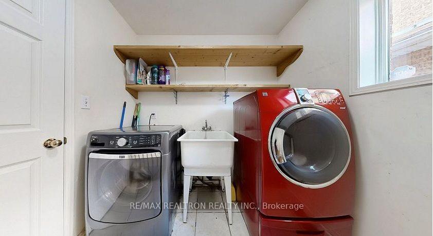 Photo 12 of 215 Drummond Drive, Vaughan, Maple — HOMEH