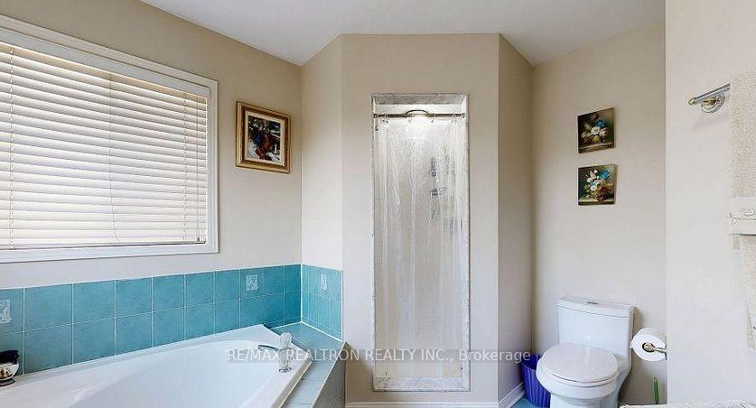 Photo 16 of 215 Drummond Drive, Vaughan, Maple — HOMEH