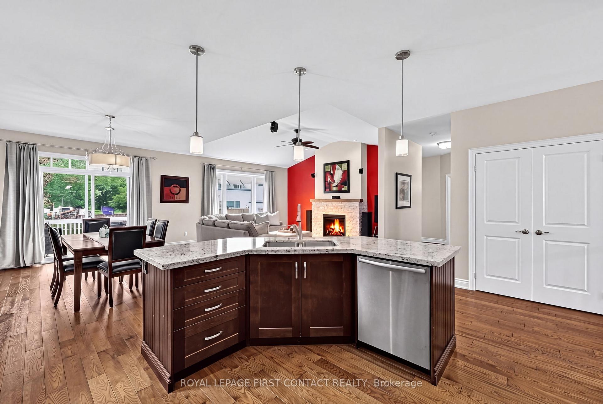 Photo 7 of 981 Ewart Street, Innisfil, Lefroy — HOMEH