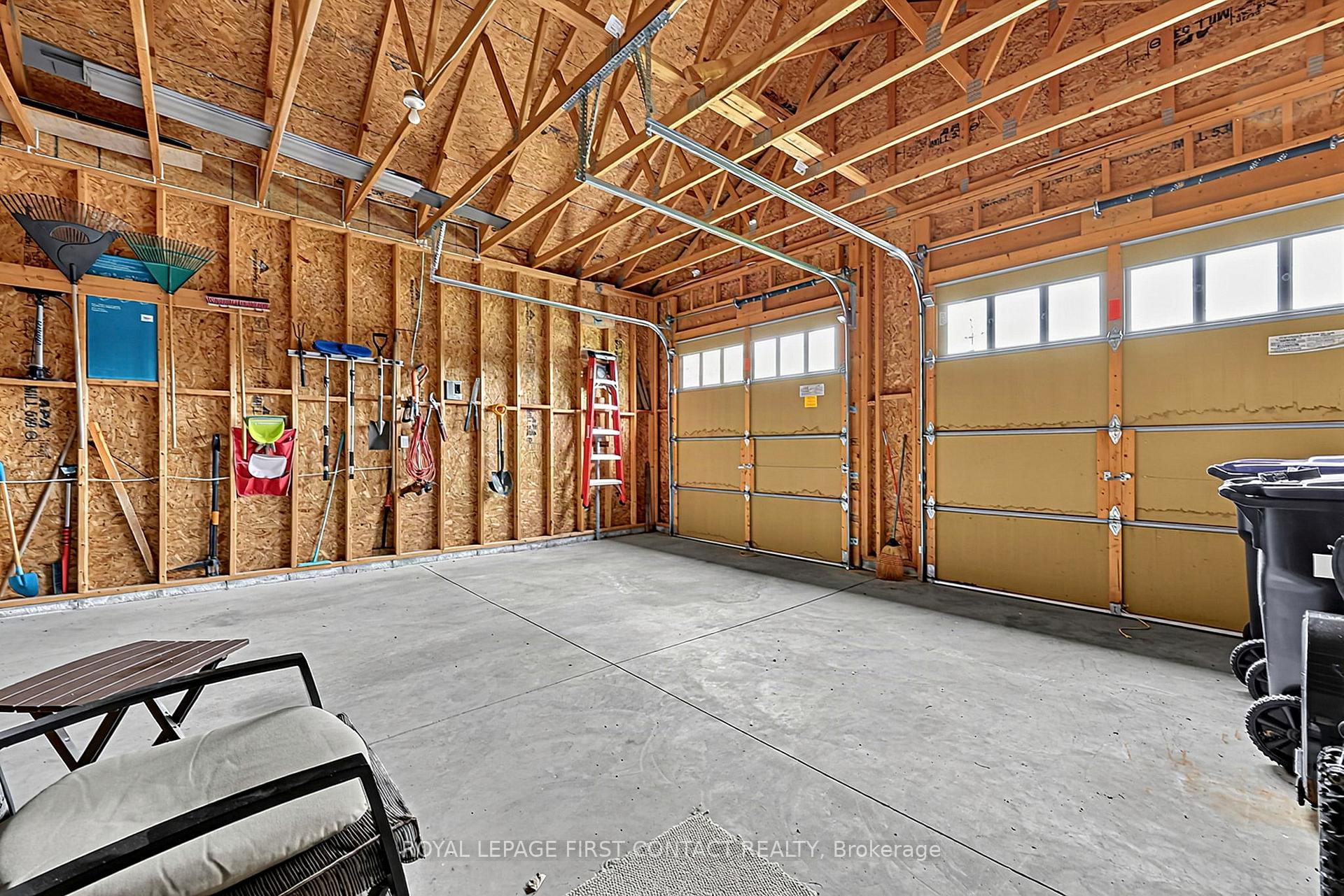 Photo 23 of 981 Ewart Street, Innisfil, Lefroy — HOMEH