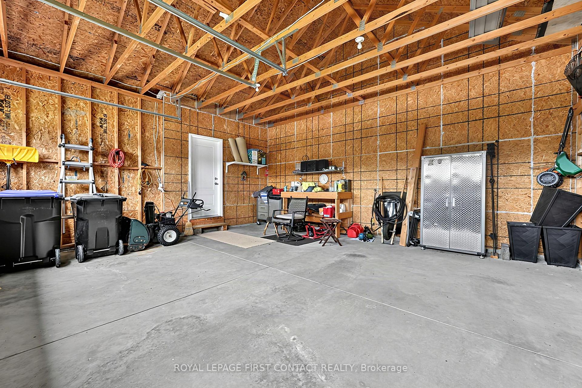 Photo 25 of 981 Ewart Street, Innisfil, Lefroy — HOMEH