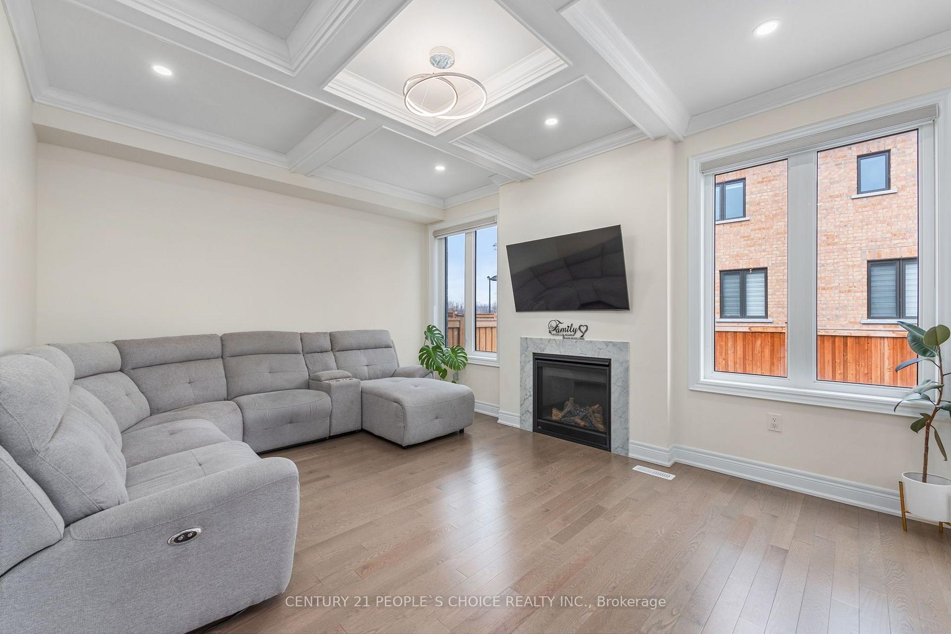 Photo 7 of Unit Upper, 64 Coldwell Bay Circle, Vaughan, Kleinburg — HOMEH