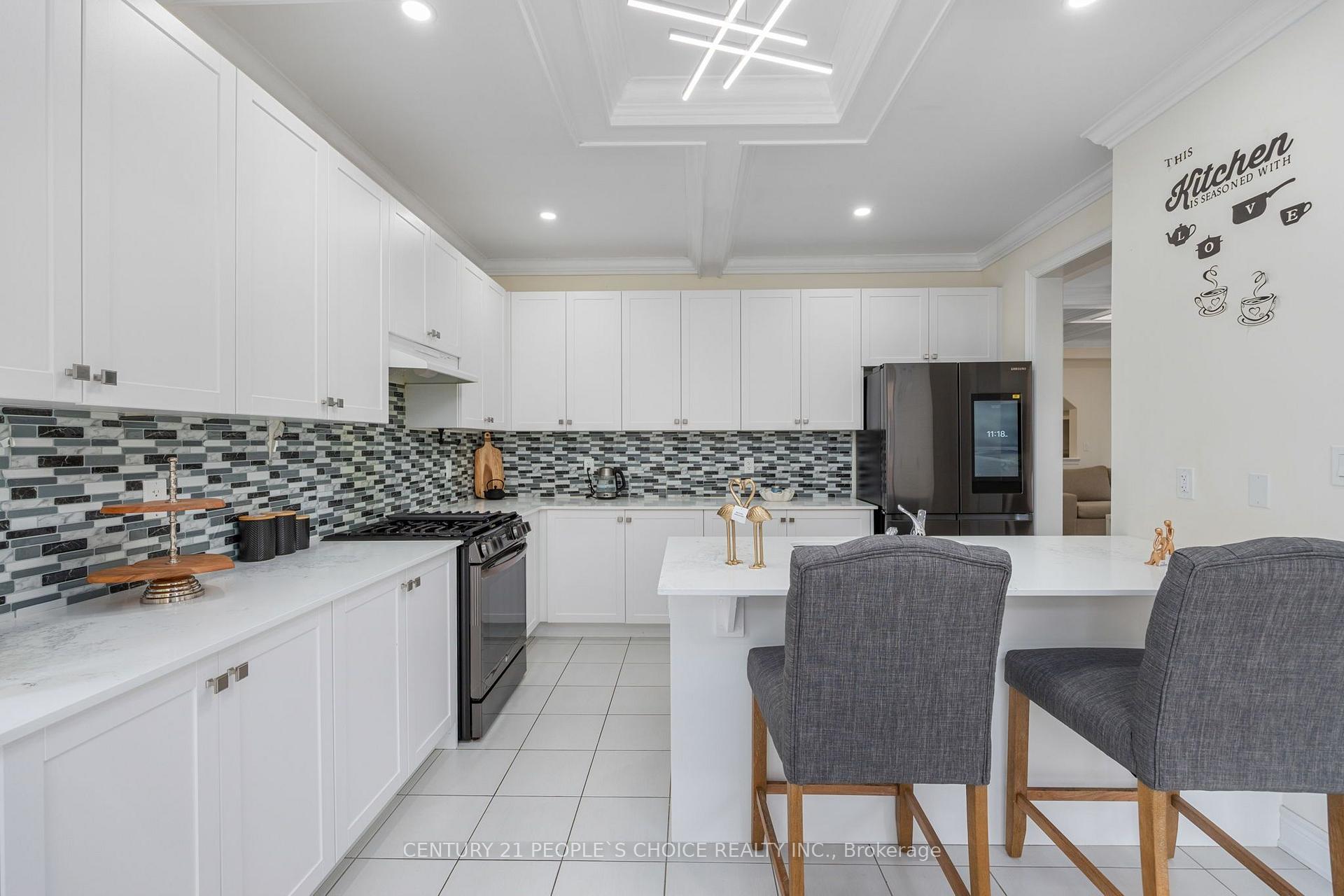 Photo 11 of Unit Upper, 64 Coldwell Bay Circle, Vaughan, Kleinburg — HOMEH