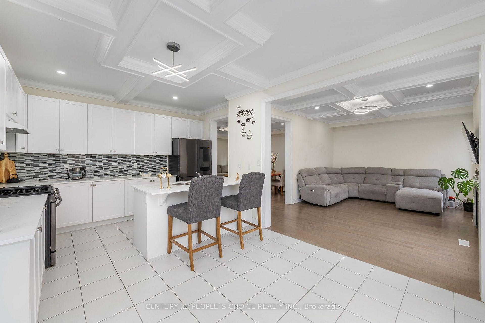 Photo 12 of Unit Upper, 64 Coldwell Bay Circle, Vaughan, Kleinburg — HOMEH