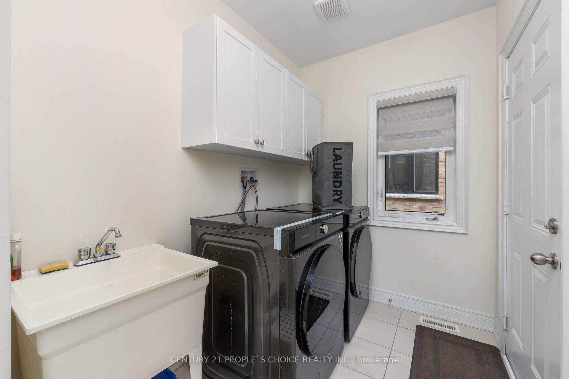 Photo 14 of Unit Upper, 64 Coldwell Bay Circle, Vaughan, Kleinburg — HOMEH