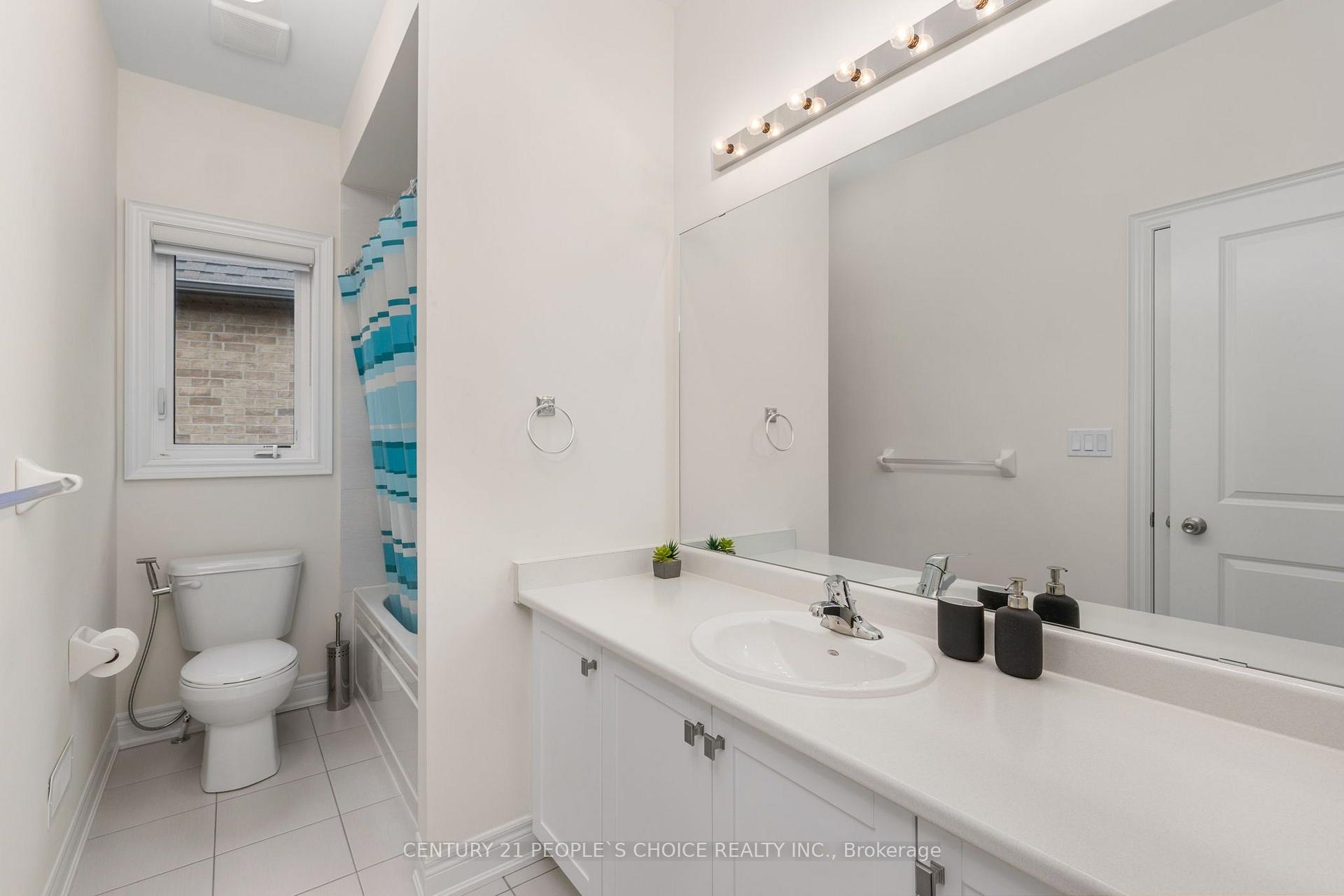 Photo 23 of Unit Upper, 64 Coldwell Bay Circle, Vaughan, Kleinburg — HOMEH