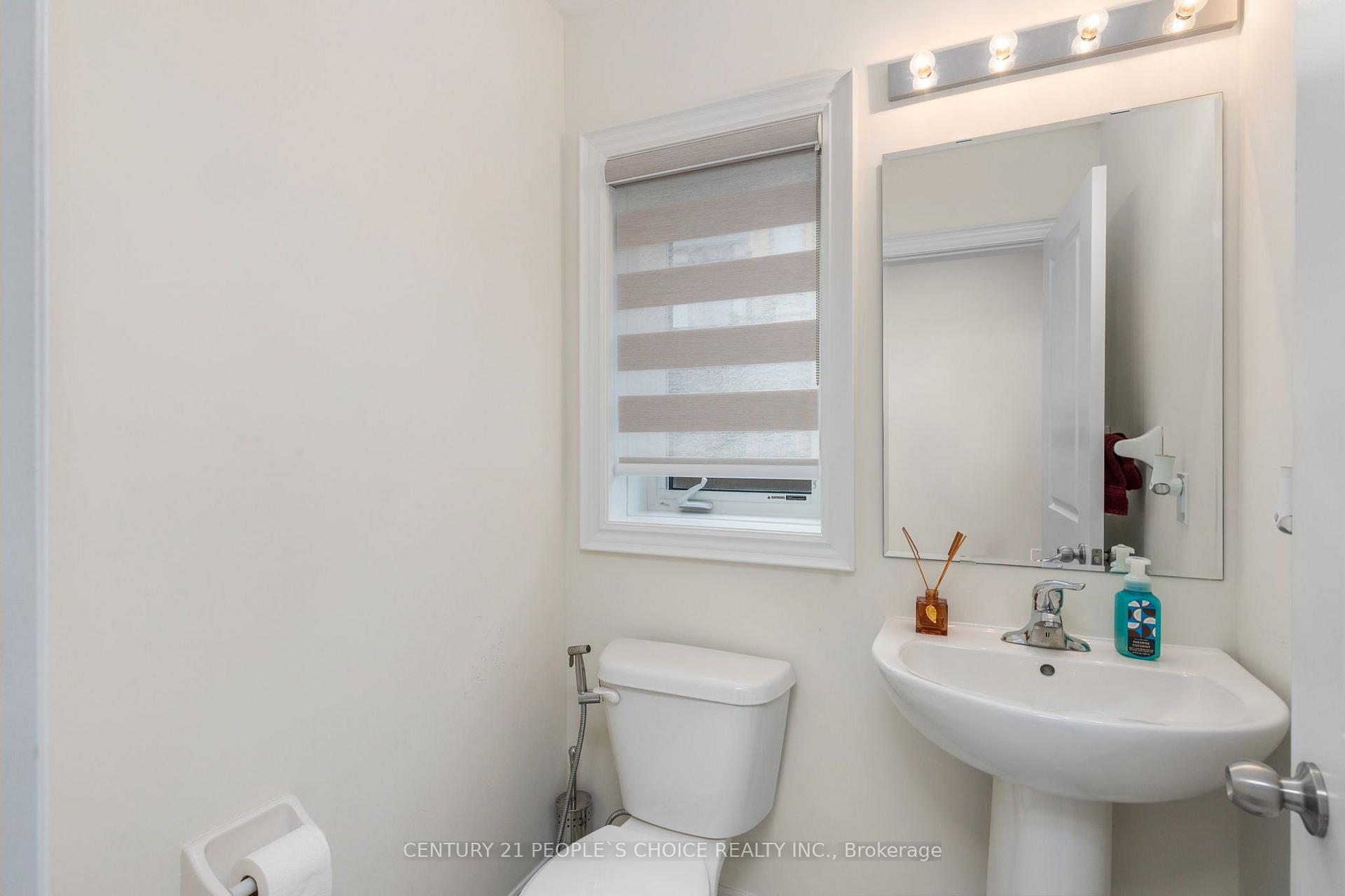 Photo 31 of Unit Upper, 64 Coldwell Bay Circle, Vaughan, Kleinburg — HOMEH