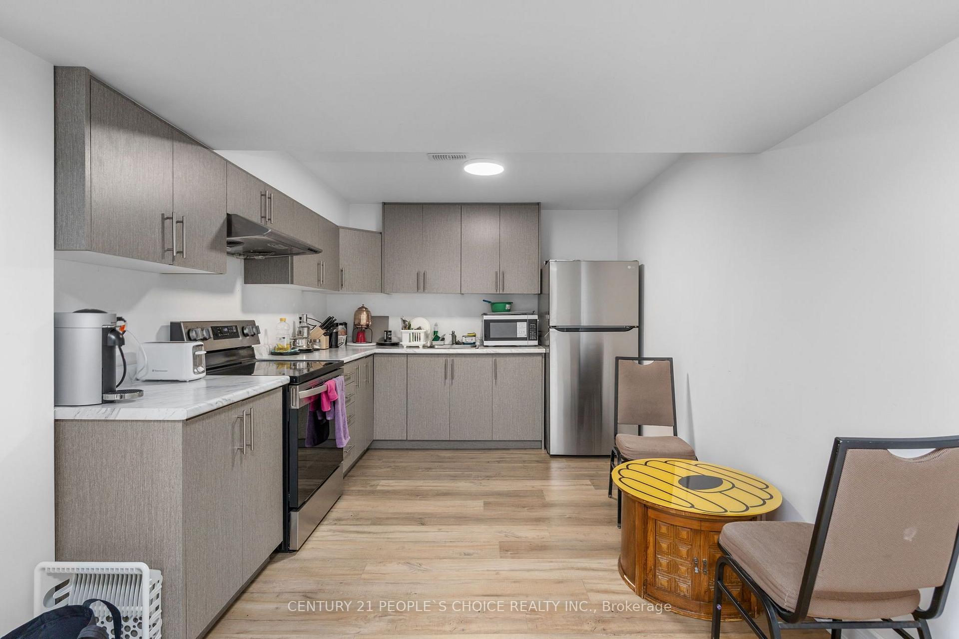Photo 33 of Unit Upper, 64 Coldwell Bay Circle, Vaughan, Kleinburg — HOMEH