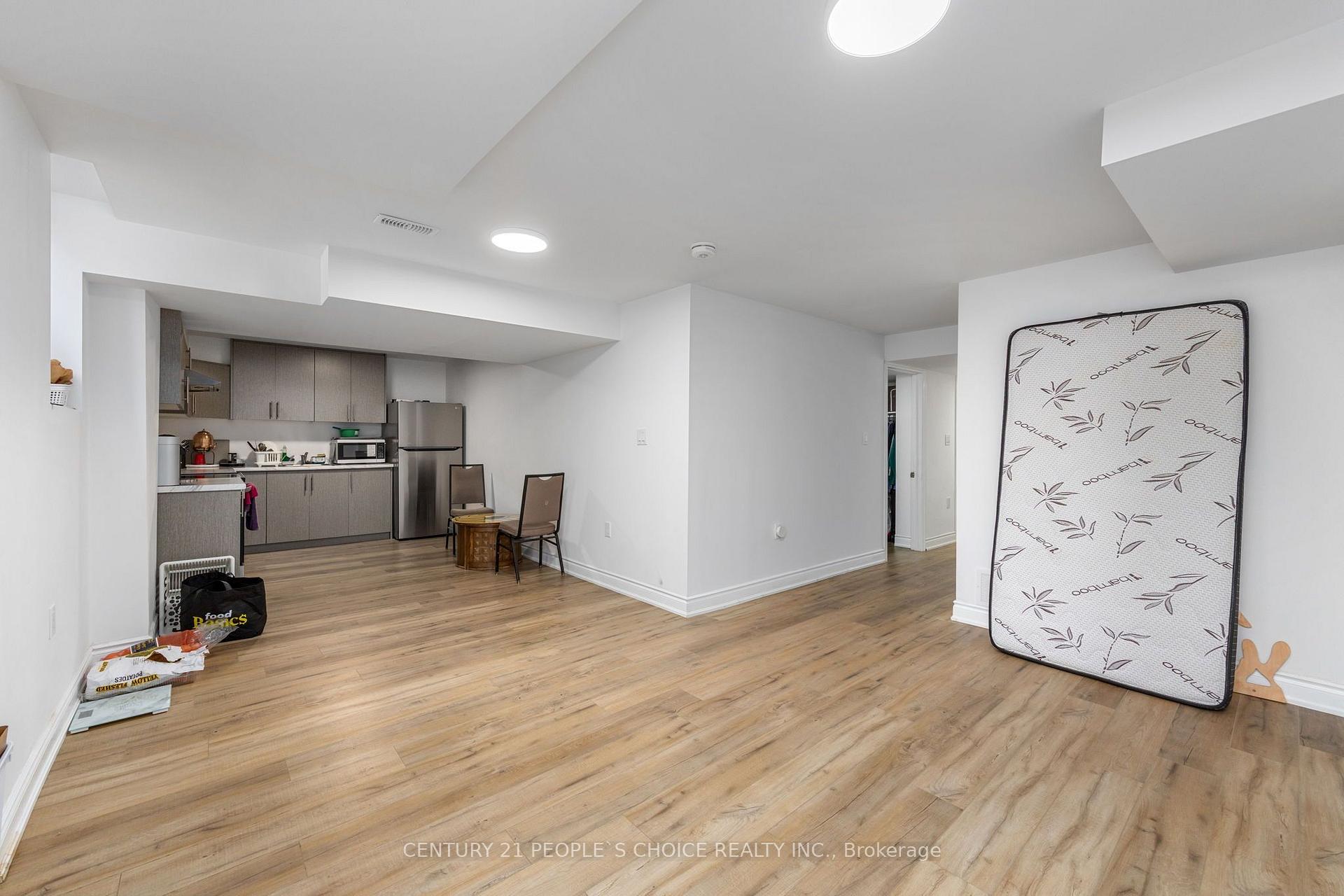 Photo 34 of Unit Upper, 64 Coldwell Bay Circle, Vaughan, Kleinburg — HOMEH